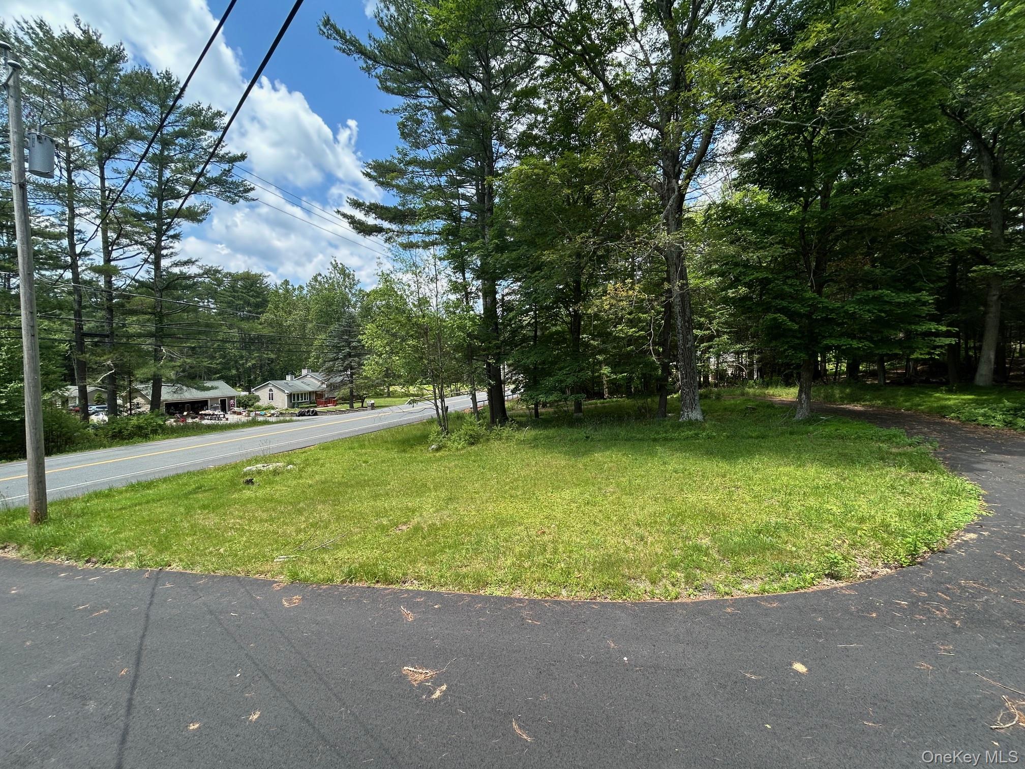 196 Oakland Valley Road, Cuddebackville, NY 12729