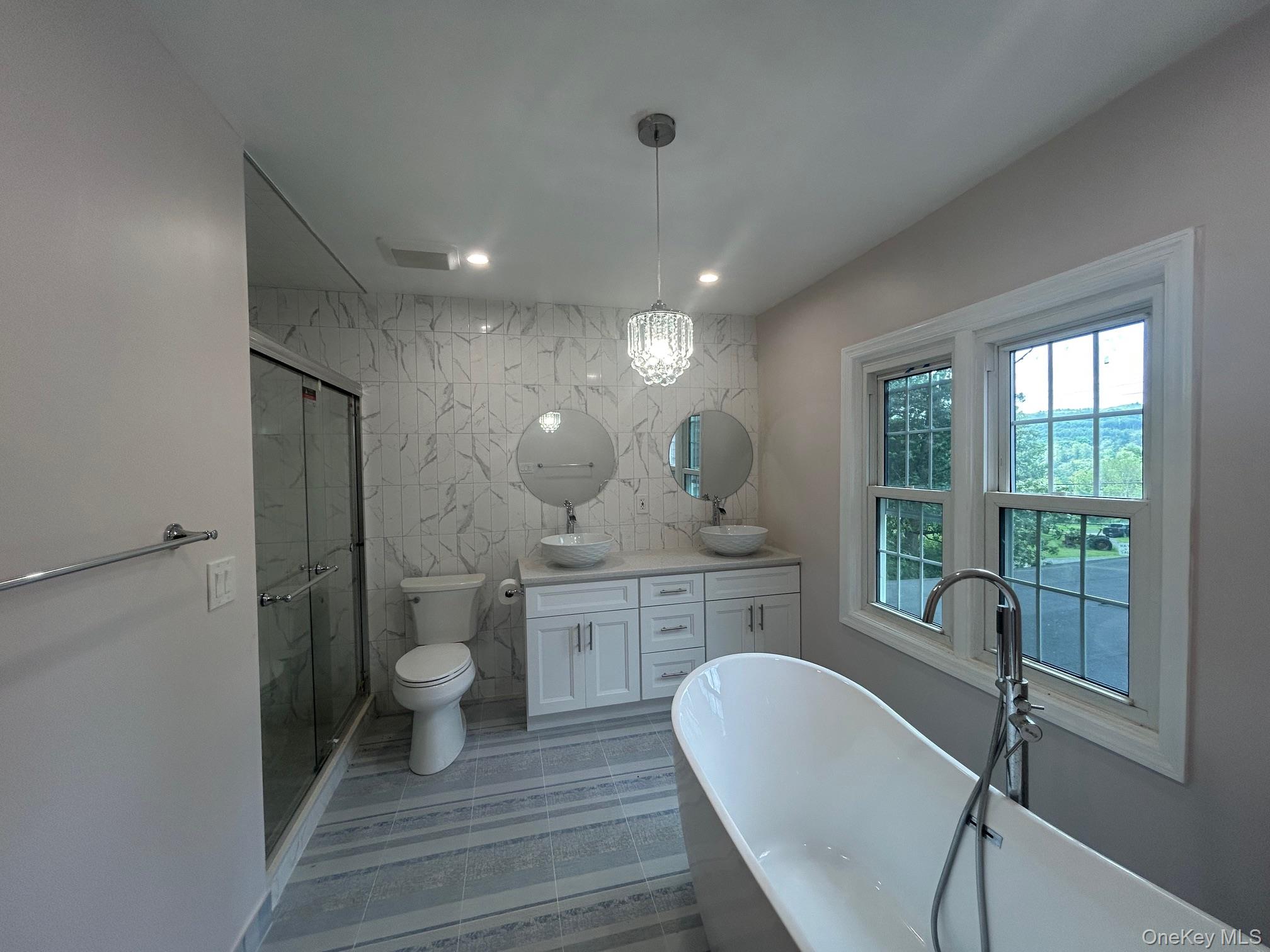 196 Oakland Valley Road, Cuddebackville, NY 12729