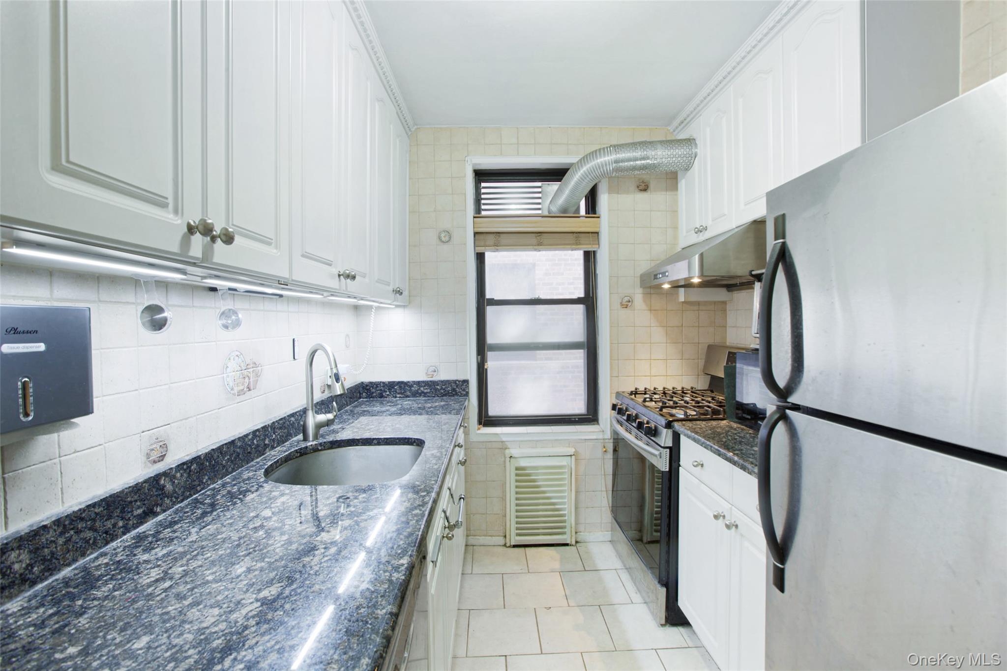 224-24 Union Turnpike # 2N, Oakland Gardens, NY 11364