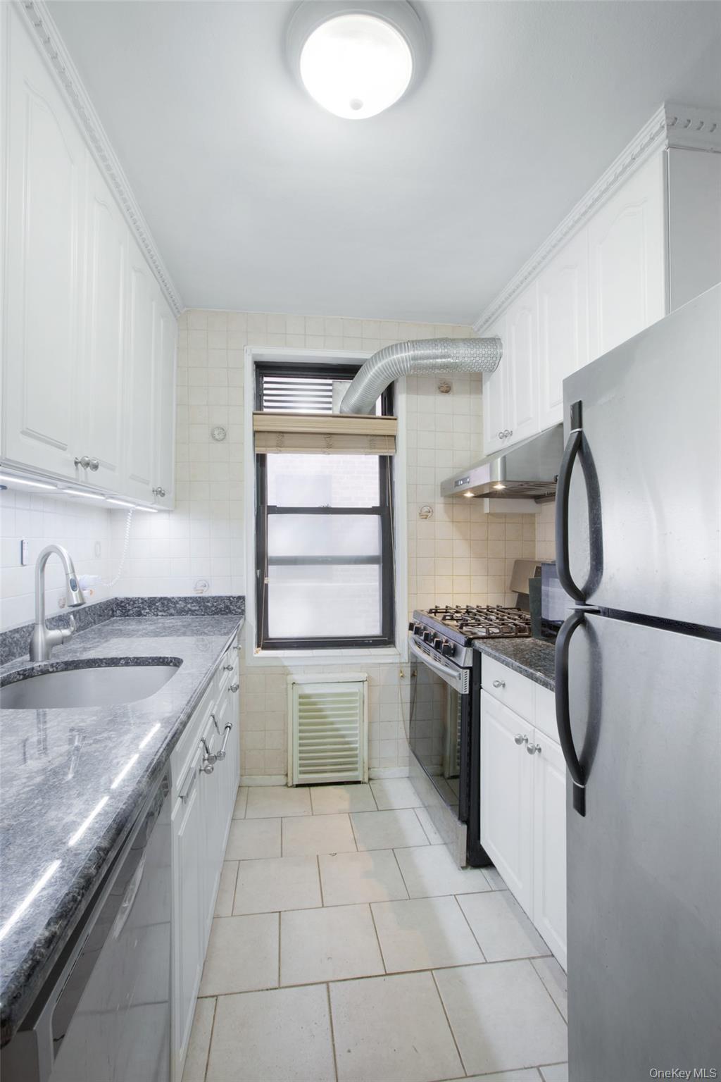 224-24 Union Turnpike # 2N, Oakland Gardens, NY 11364