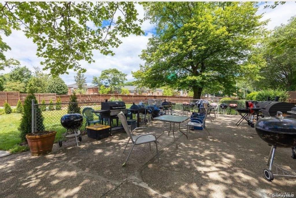 224-24 Union Turnpike # 2N, Oakland Gardens, NY 11364