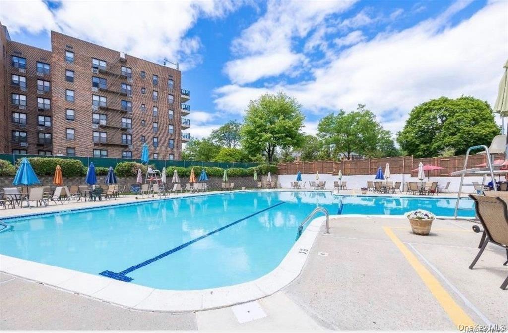 224-24 Union Turnpike # 2N, Oakland Gardens, NY 11364