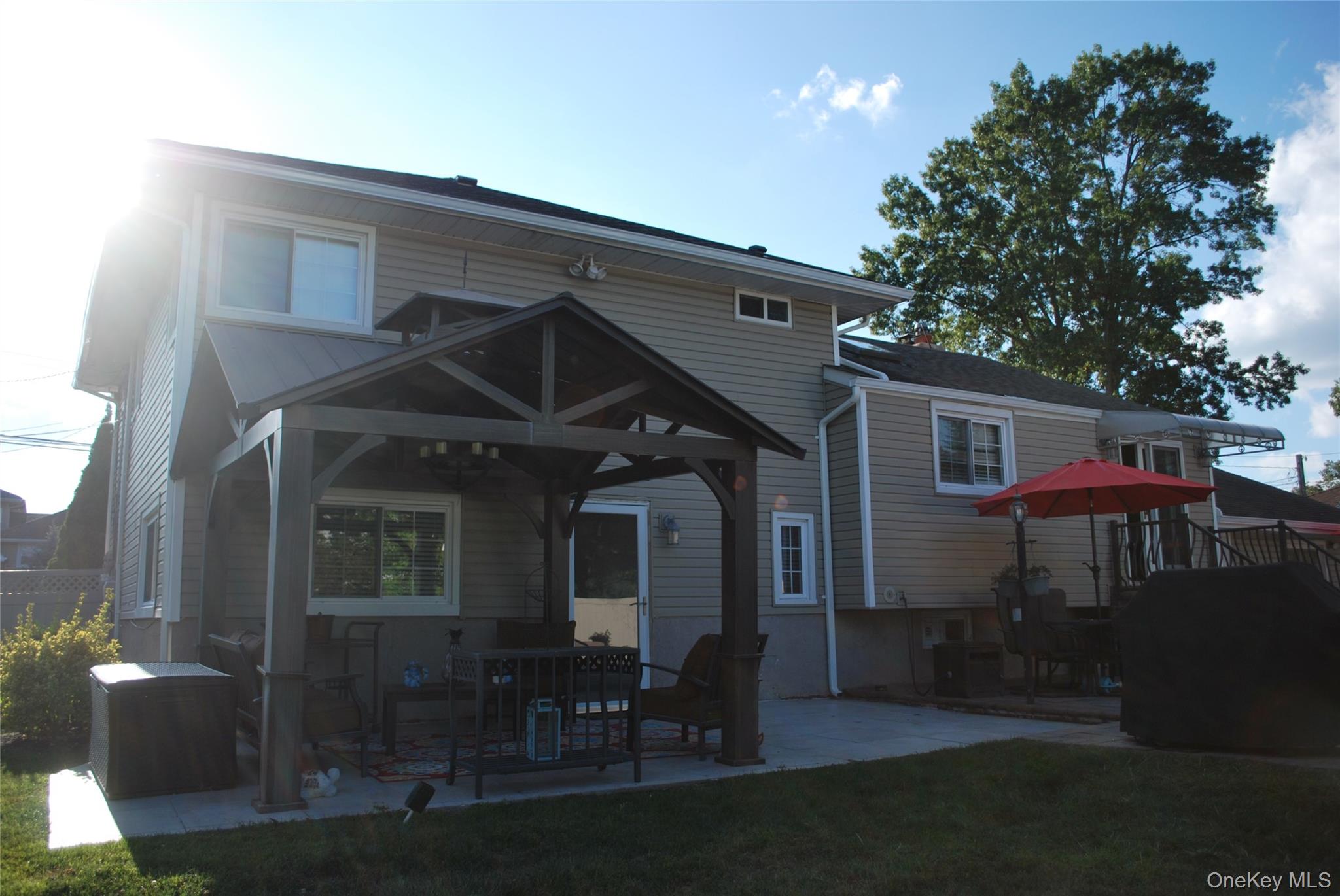 295 W 4th Street, Deer Park, NY 11729