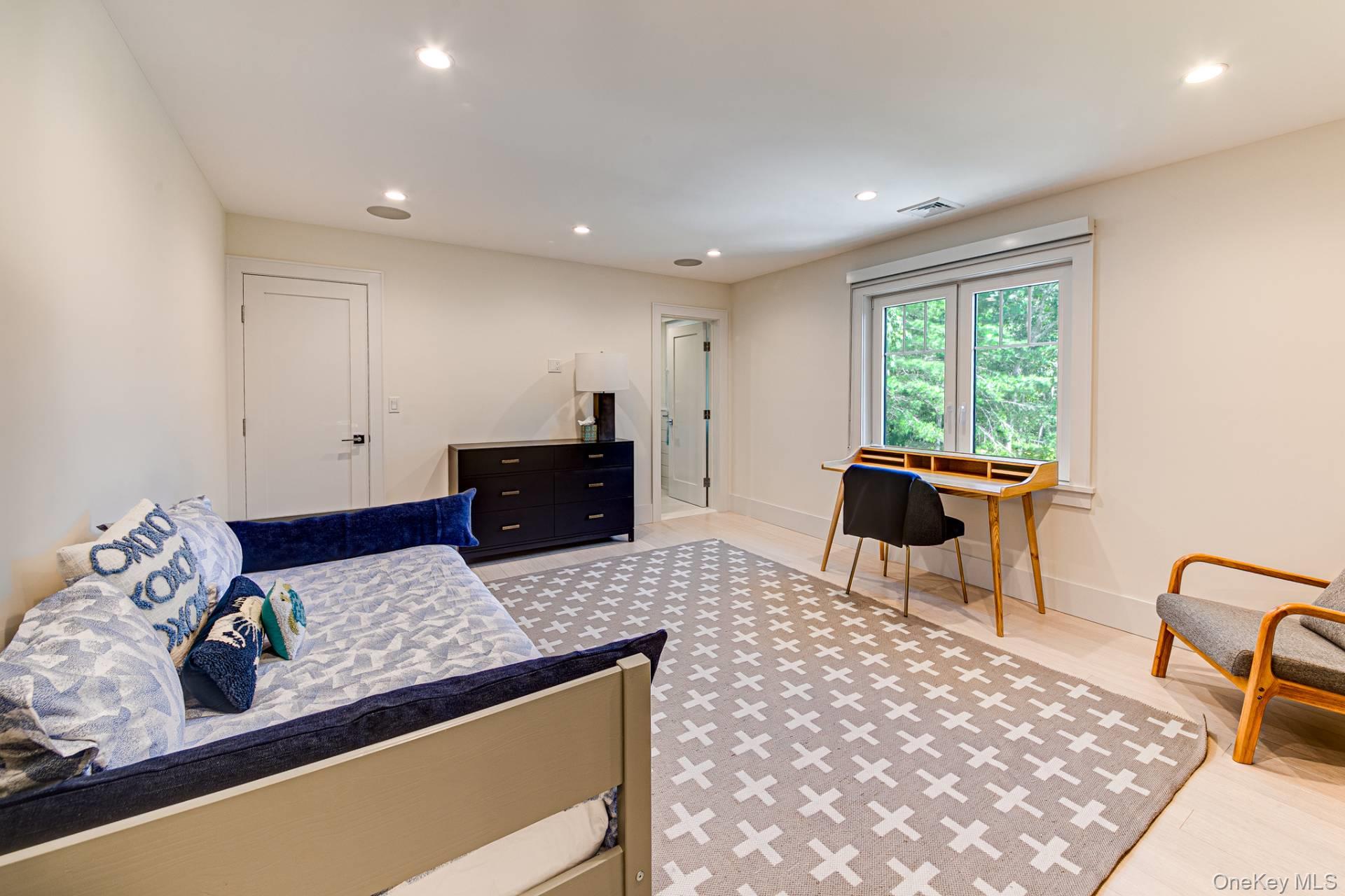 7 Old Sag Harbor Road, East Hampton, NY 11937