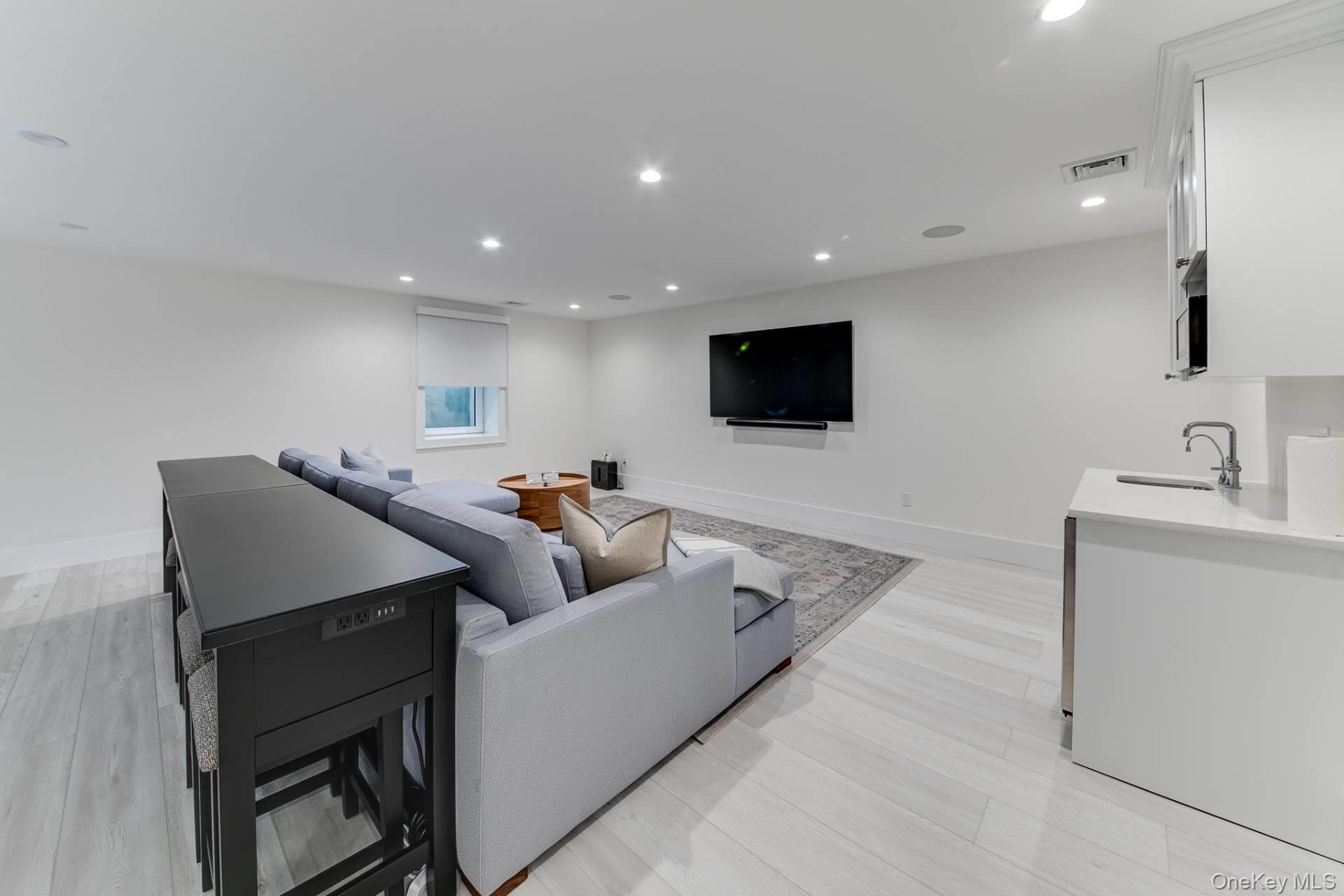 7 Old Sag Harbor Road, East Hampton, NY 11937