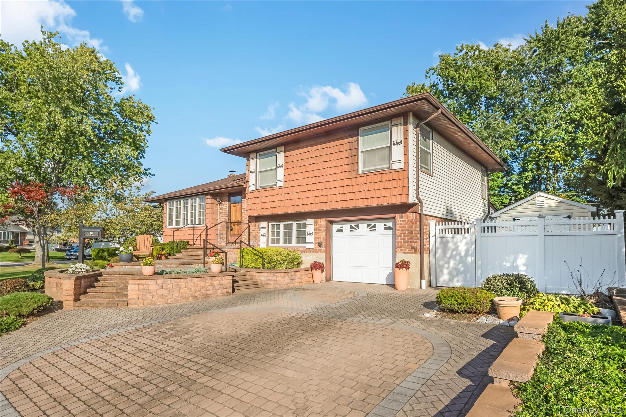 40 Damin Drive, Farmingdale, NY 11735