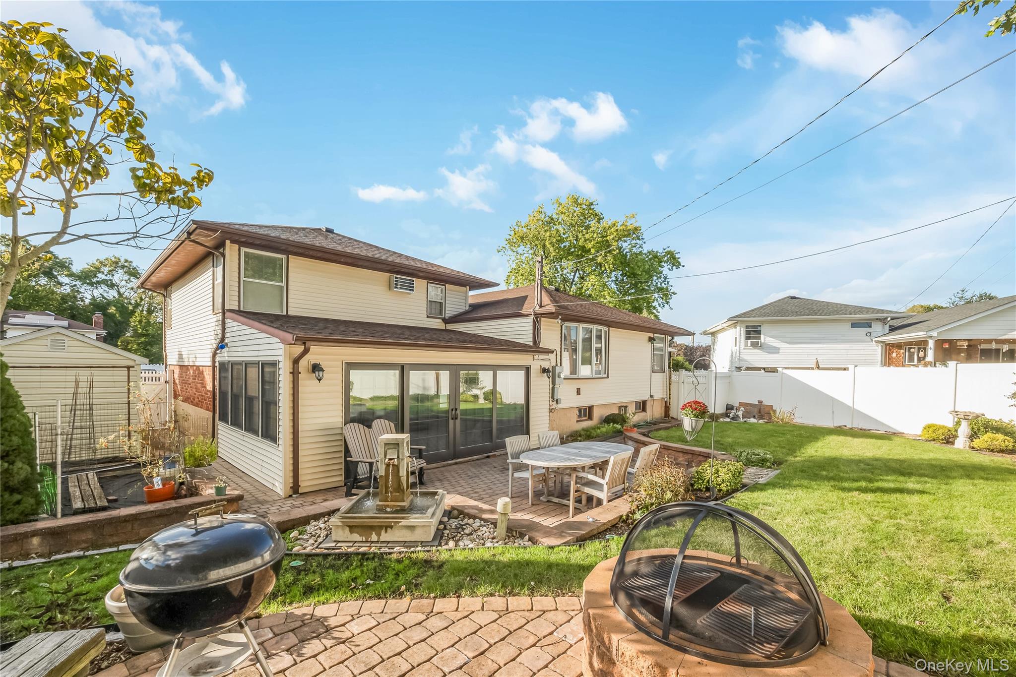 40 Damin Drive, Farmingdale, NY 11735