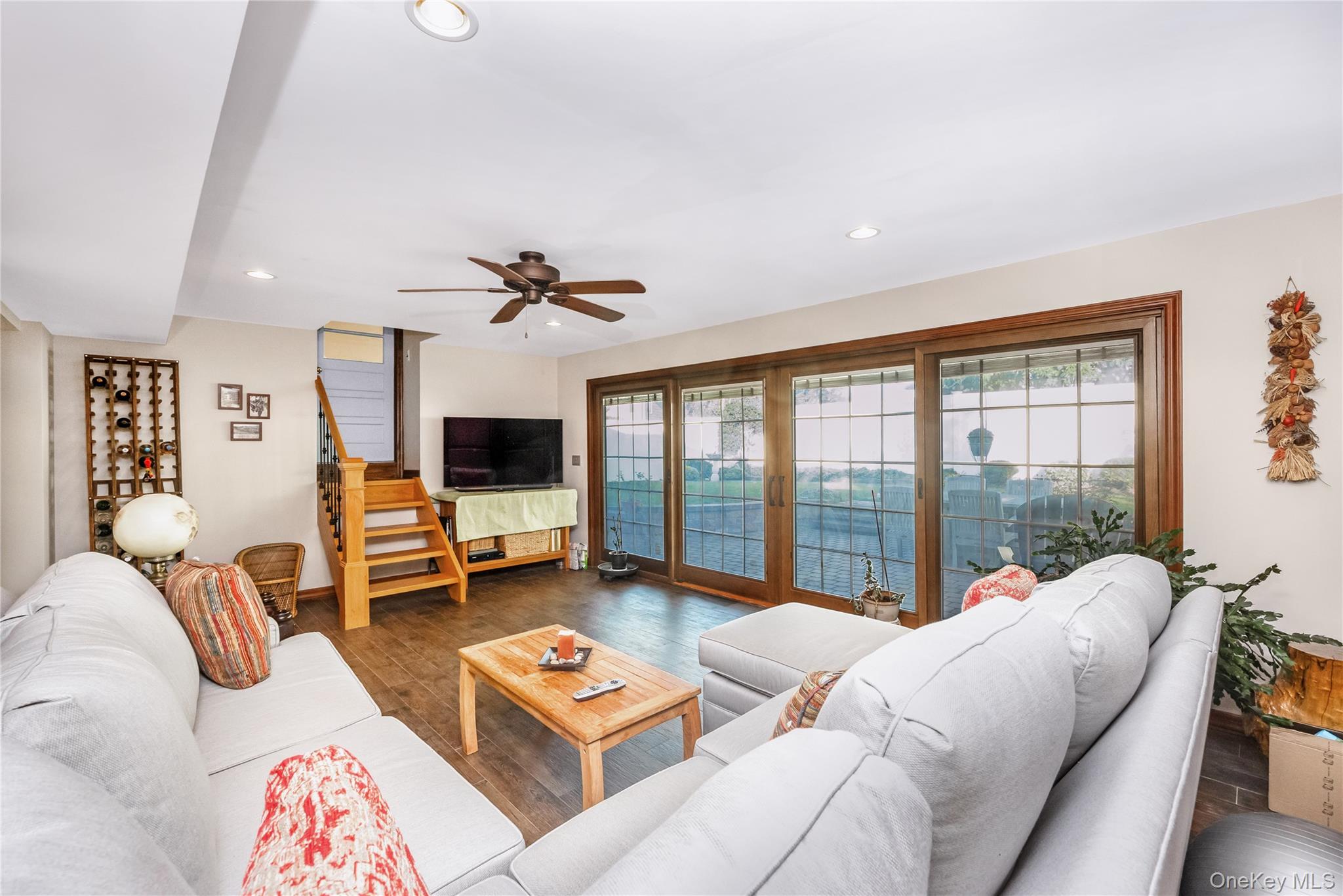 40 Damin Drive, Farmingdale, NY 11735