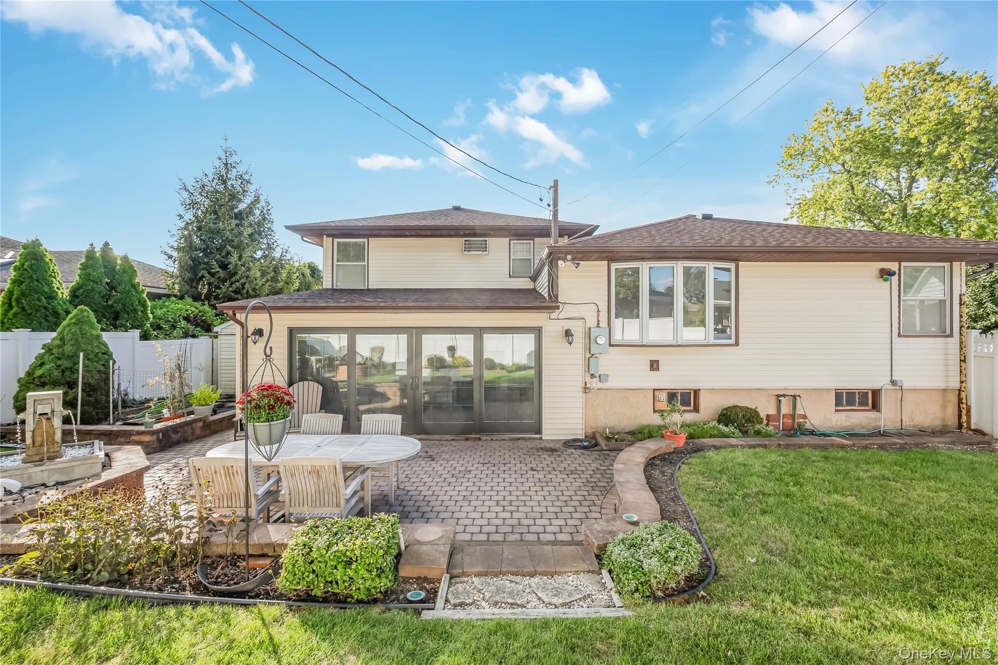 40 Damin Drive, Farmingdale, NY 11735