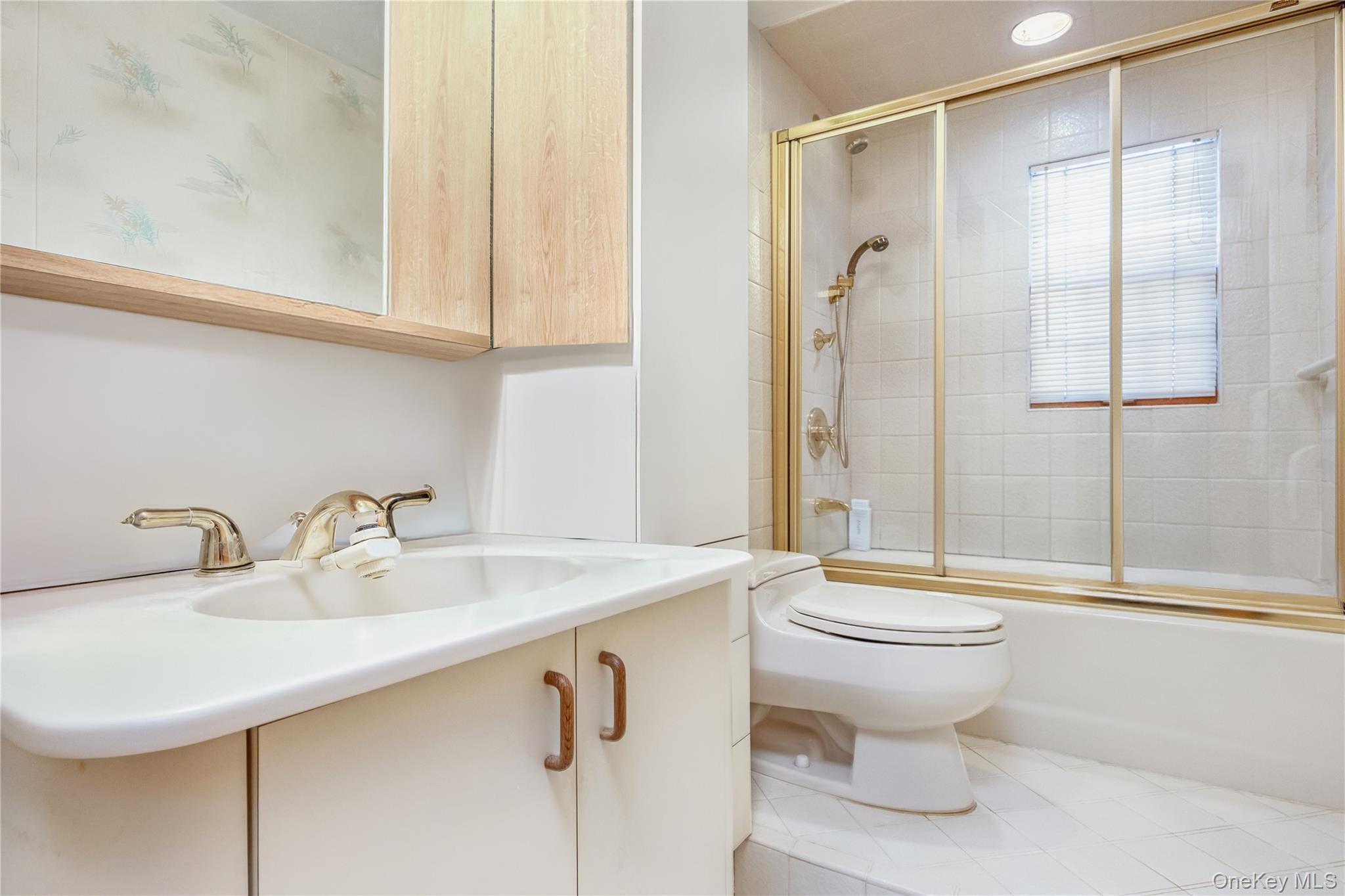 40 Damin Drive, Farmingdale, NY 11735