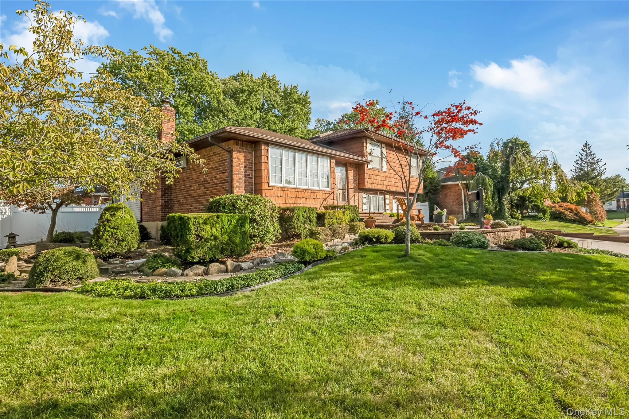 40 Damin Drive, Farmingdale, NY 11735