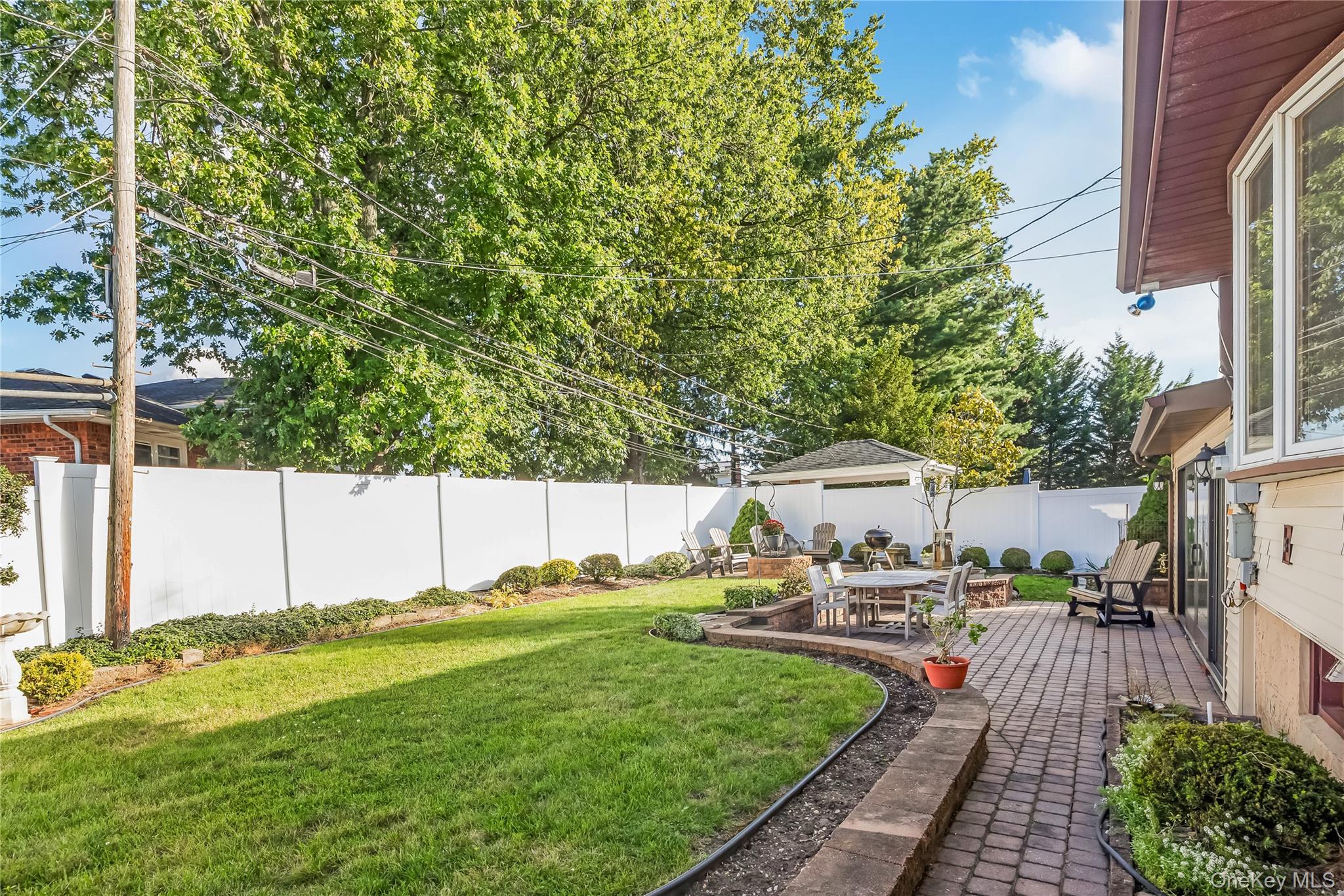 40 Damin Drive, Farmingdale, NY 11735