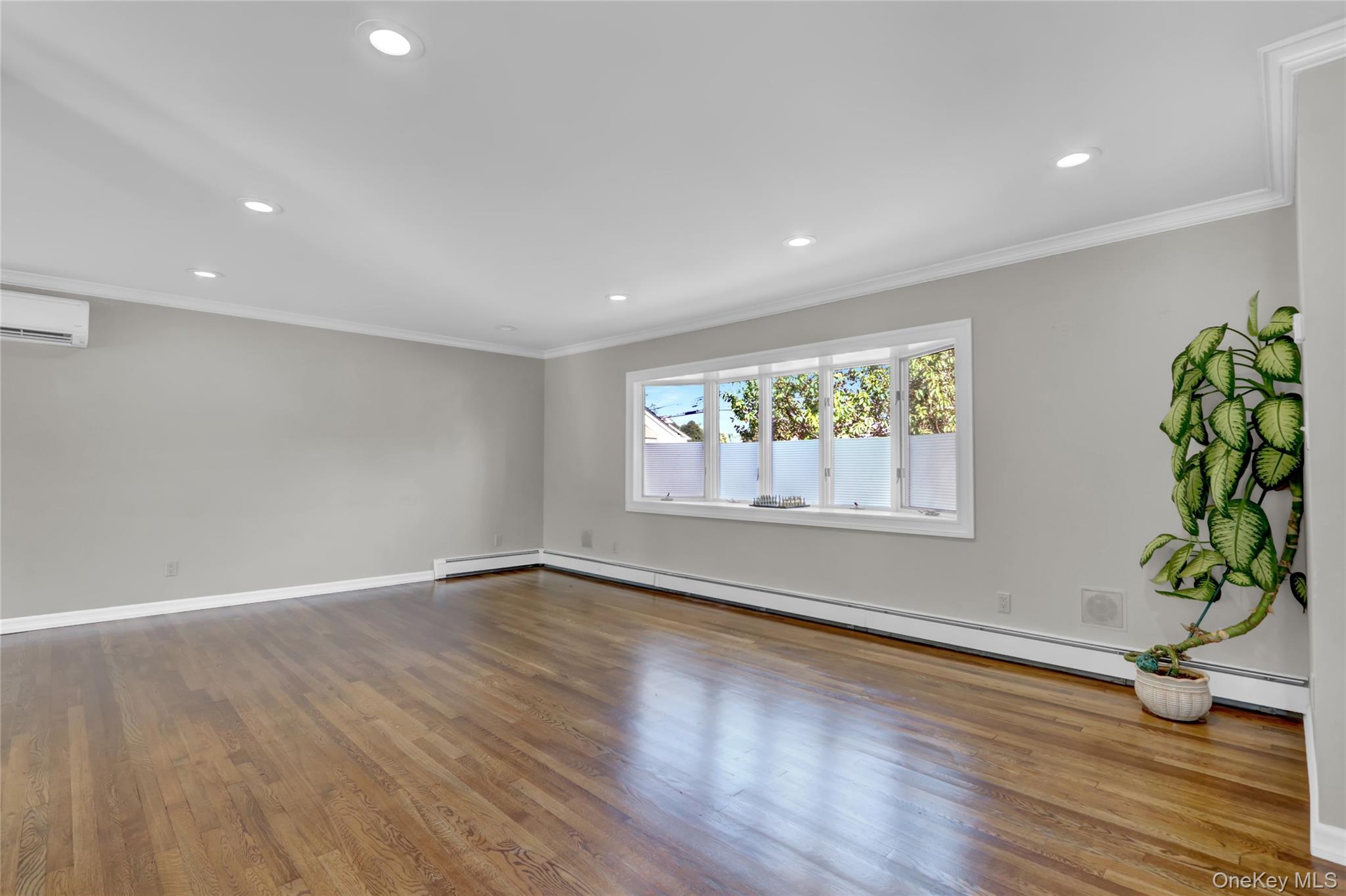 75 Unqua Road, Massapequa, NY 11758