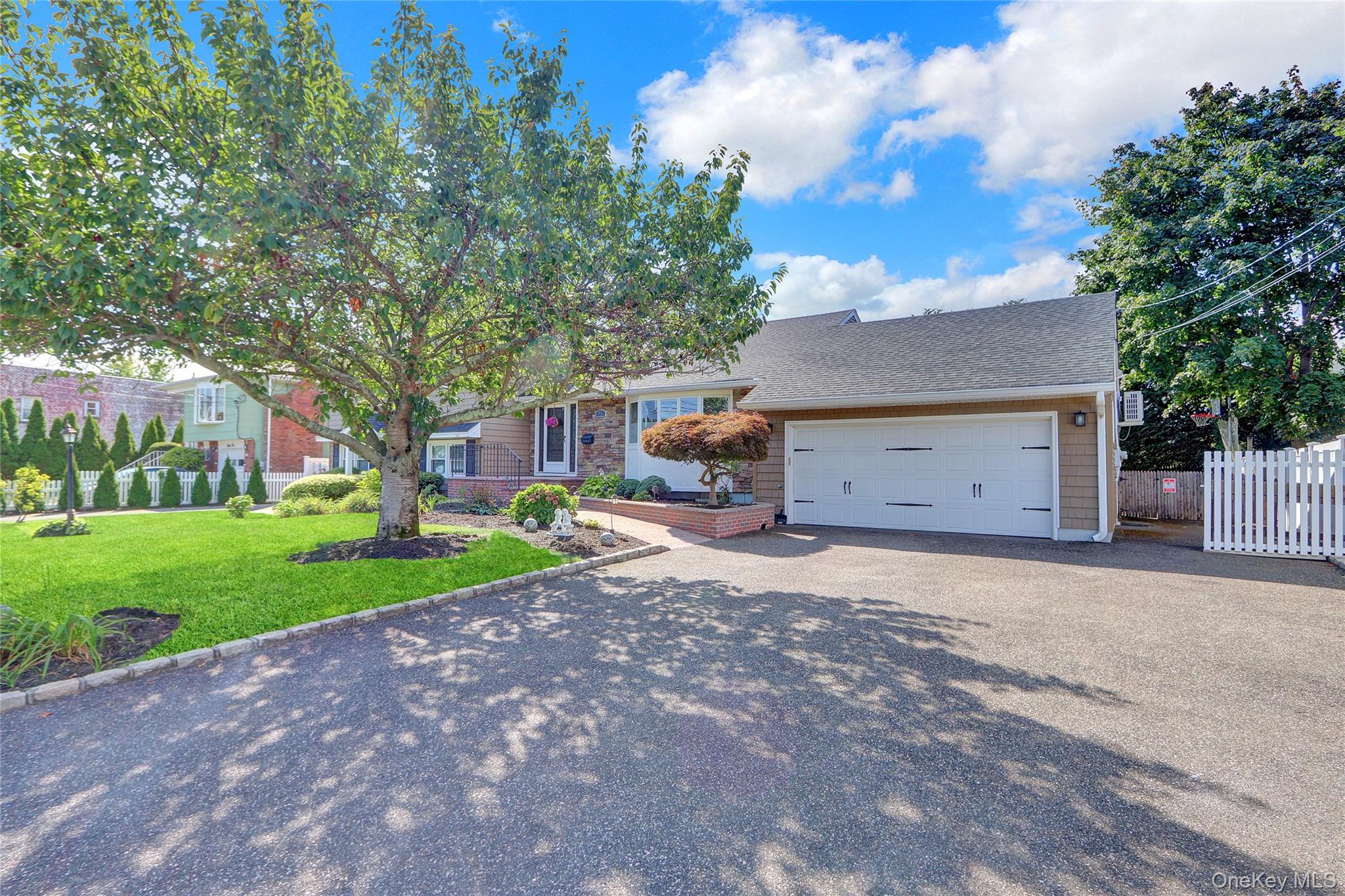 75 Unqua Road, Massapequa, NY 11758