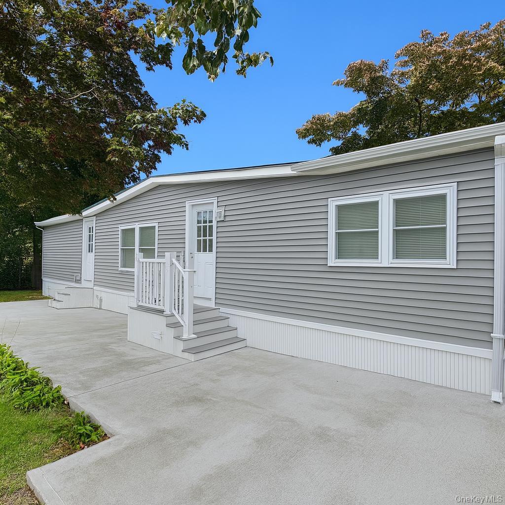 658 Sound Avenue # E-11, Calverton, NY 11933