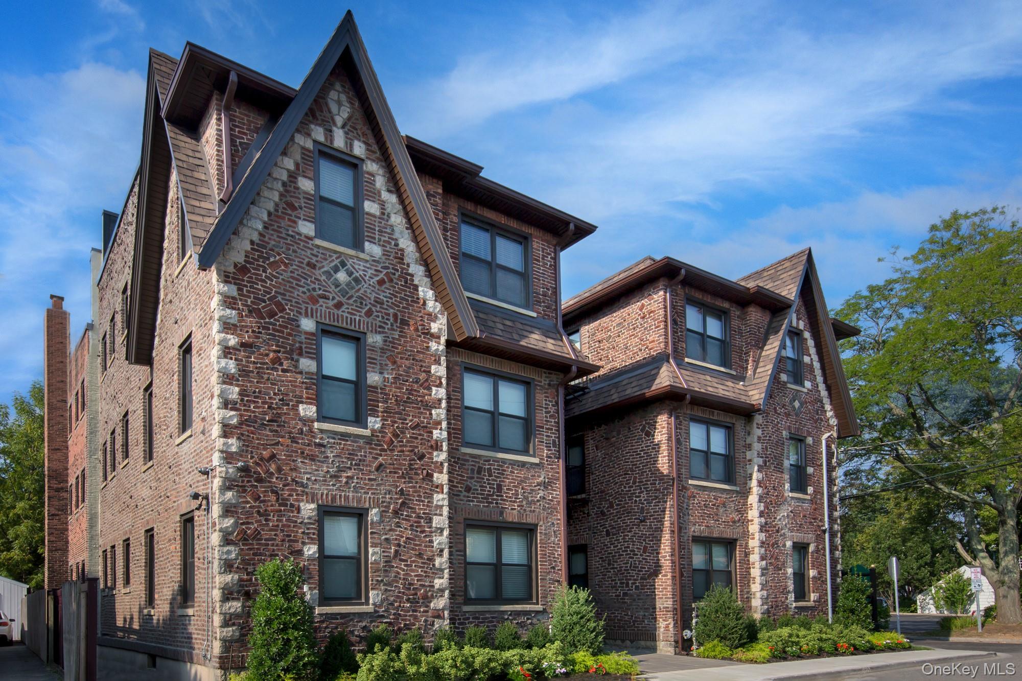 25 Trinity Place # 5B, Hewlett, NY 11557