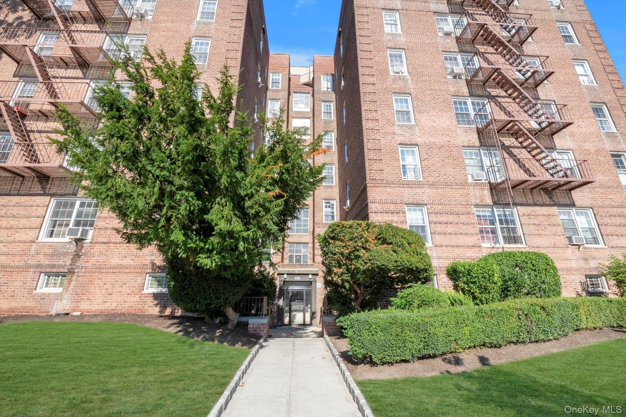 63-93 Woodhaven Boulevard # 2F3, Rego Park, NY 11374