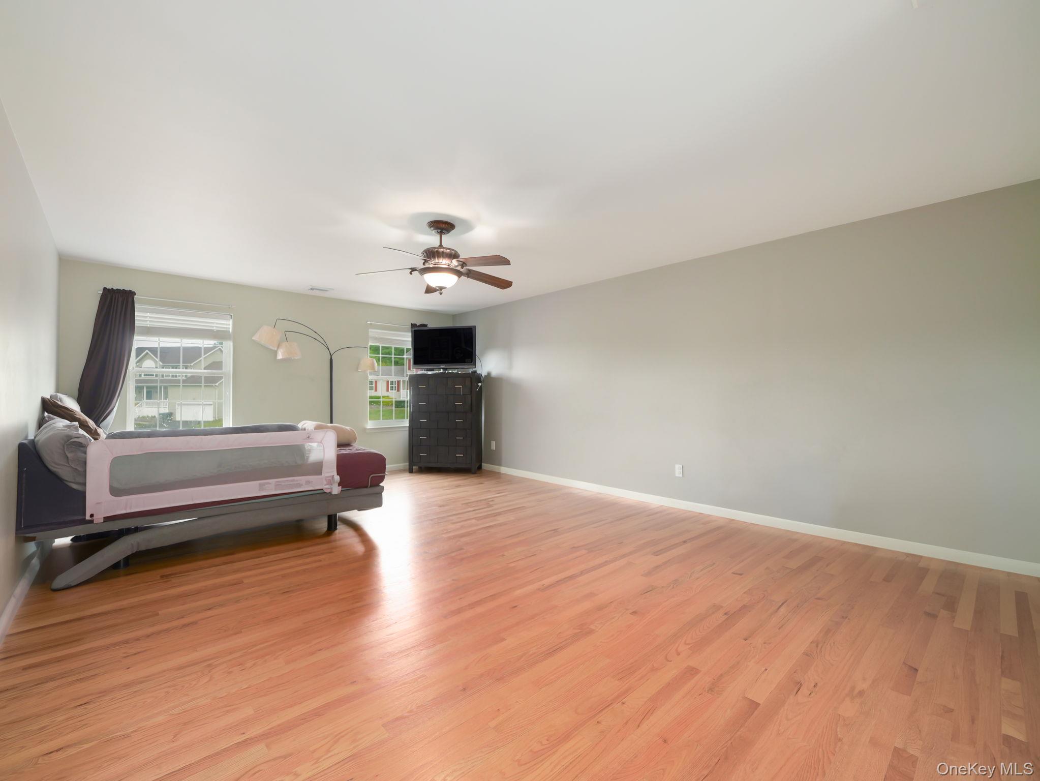 74 Red Maple Way, New Windsor, NY 12553