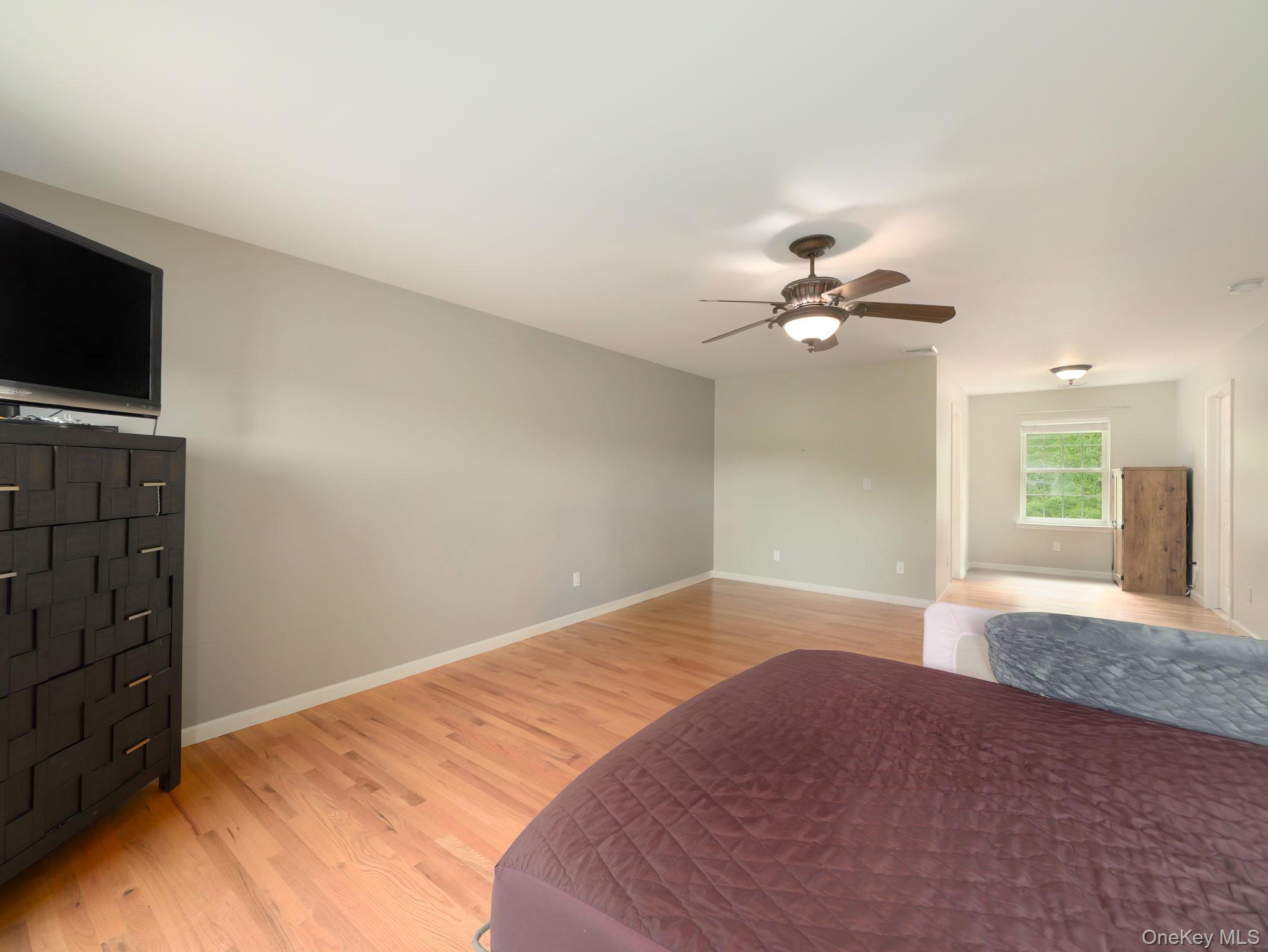 74 Red Maple Way, New Windsor, NY 12553