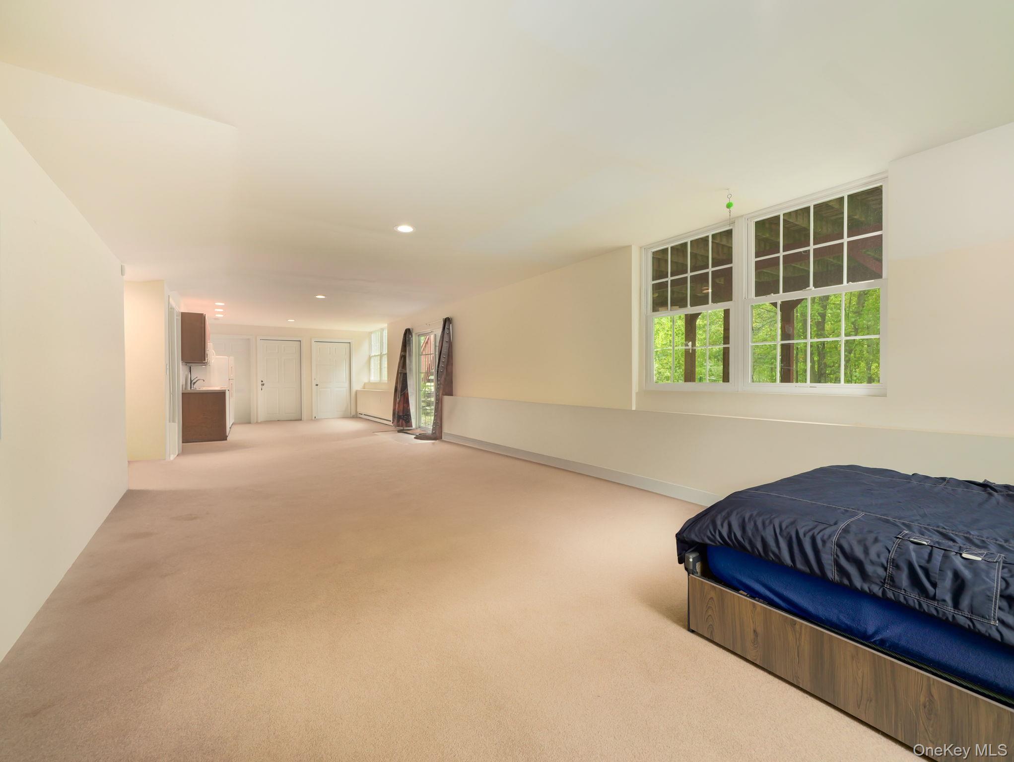 74 Red Maple Way, New Windsor, NY 12553