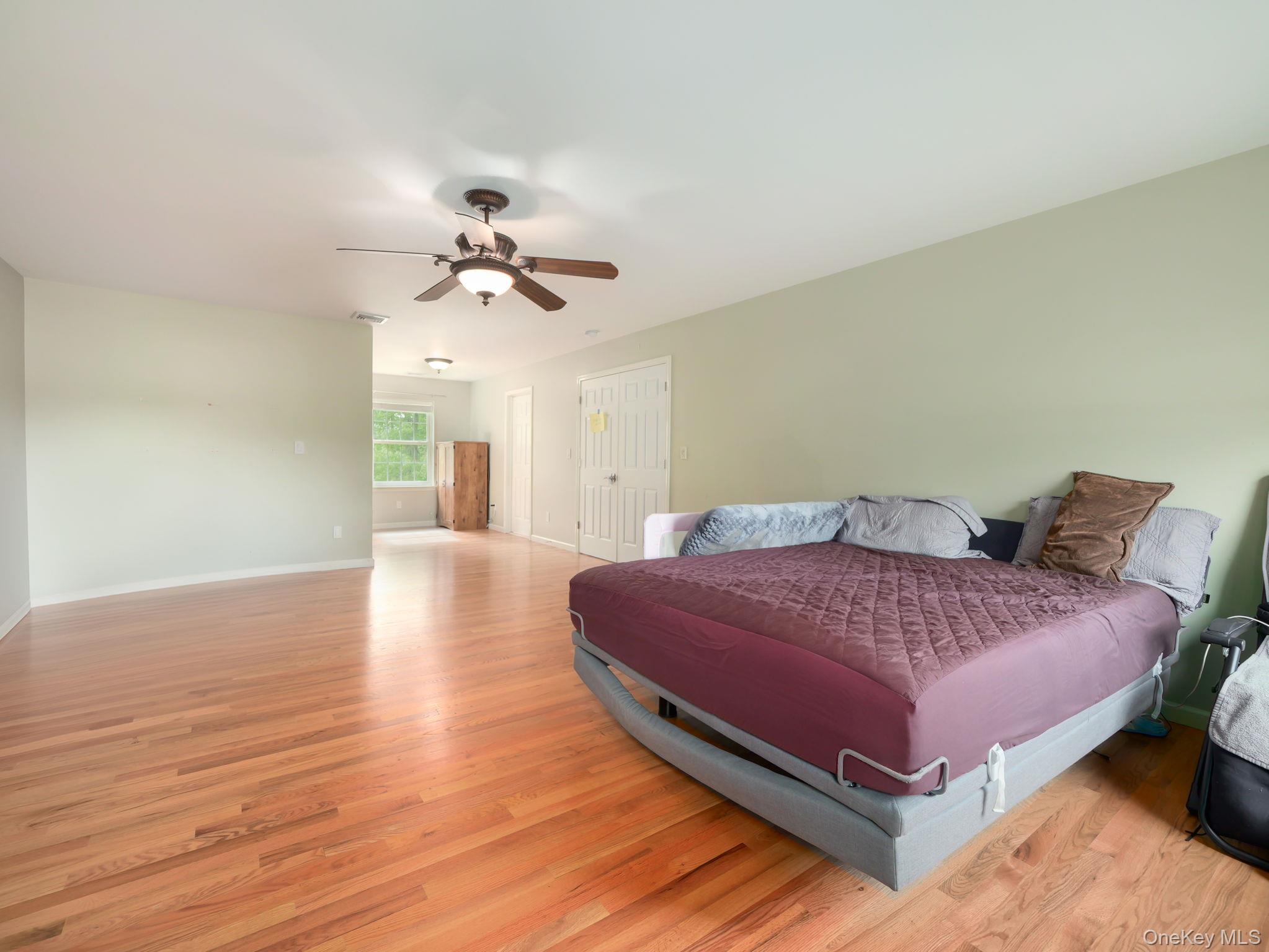 74 Red Maple Way, New Windsor, NY 12553