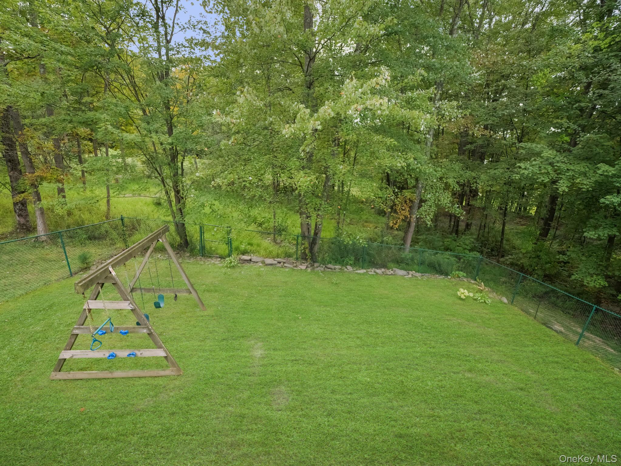 74 Red Maple Way, New Windsor, NY 12553