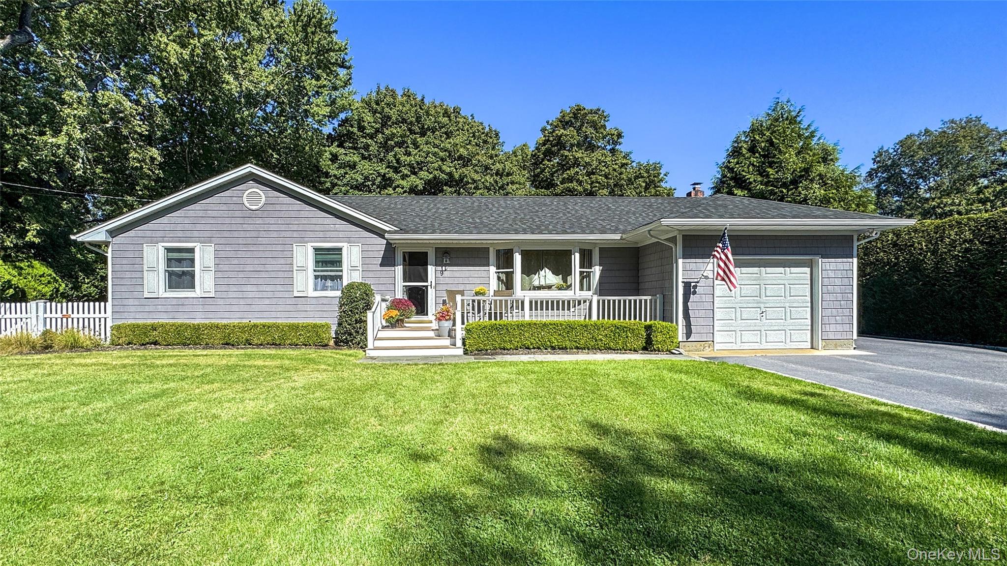 9 Linda Lane, East Moriches, NY 11940