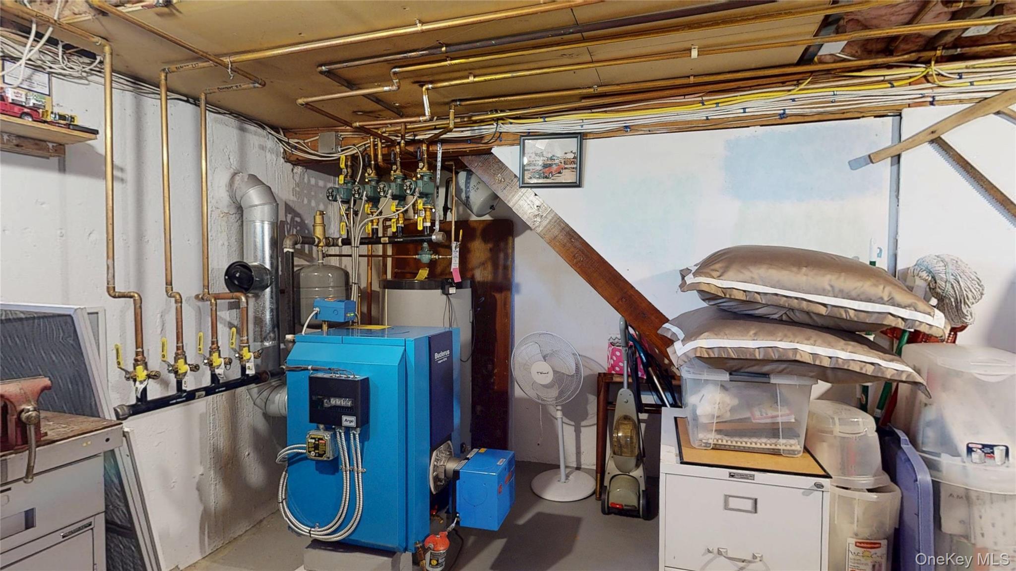 9 Linda Lane, East Moriches, NY 11940