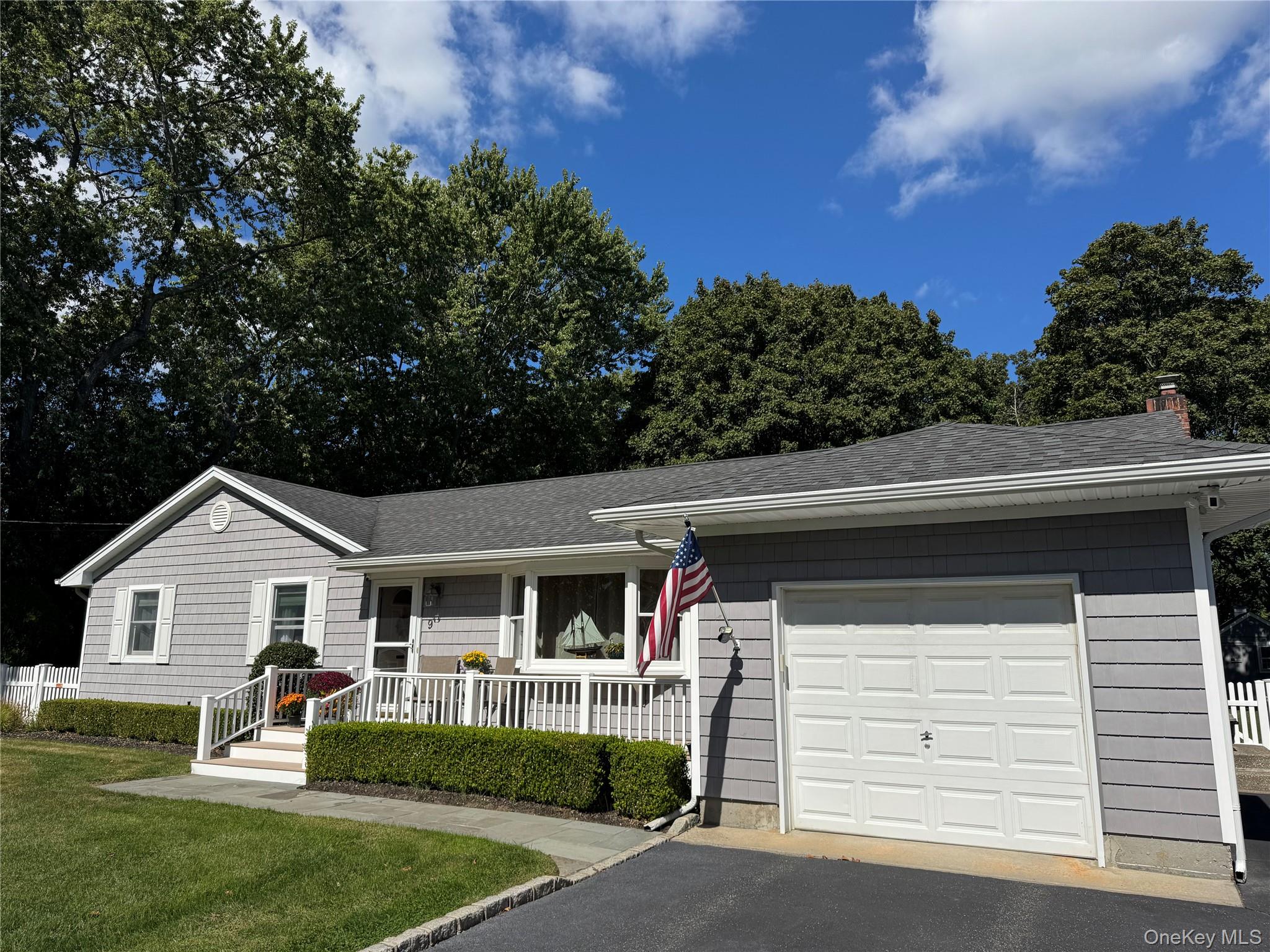 9 Linda Lane, East Moriches, NY 11940