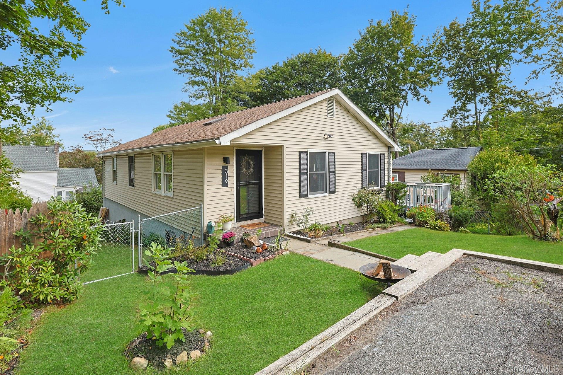 319 Meadow Road, Mahopac, NY 10541