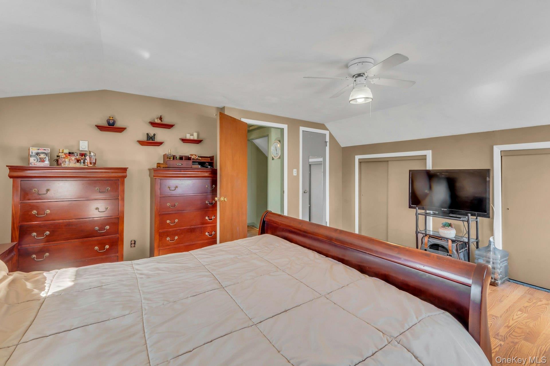 160 Old Farm Road, Levittown, NY 11756