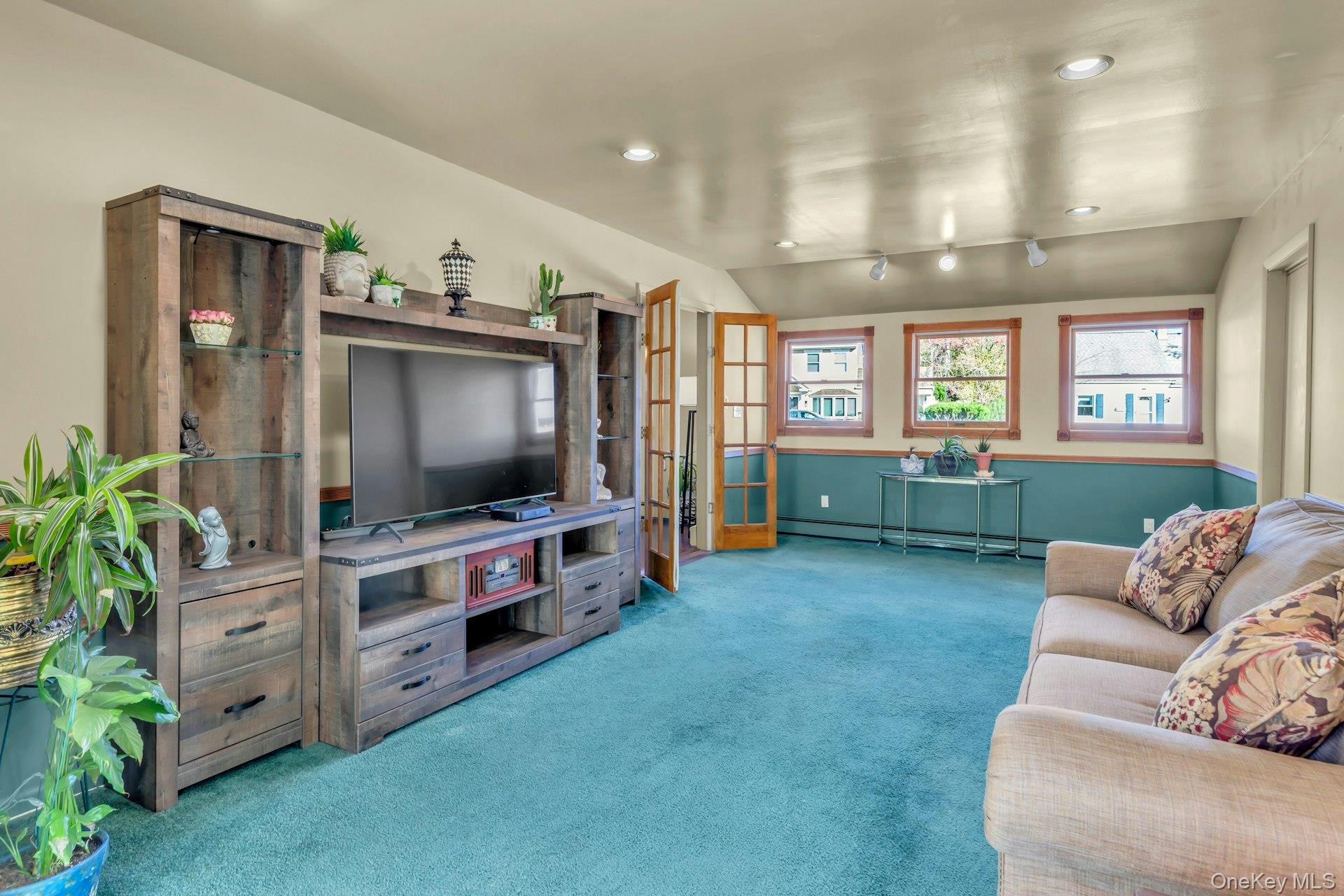 160 Old Farm Road, Levittown, NY 11756