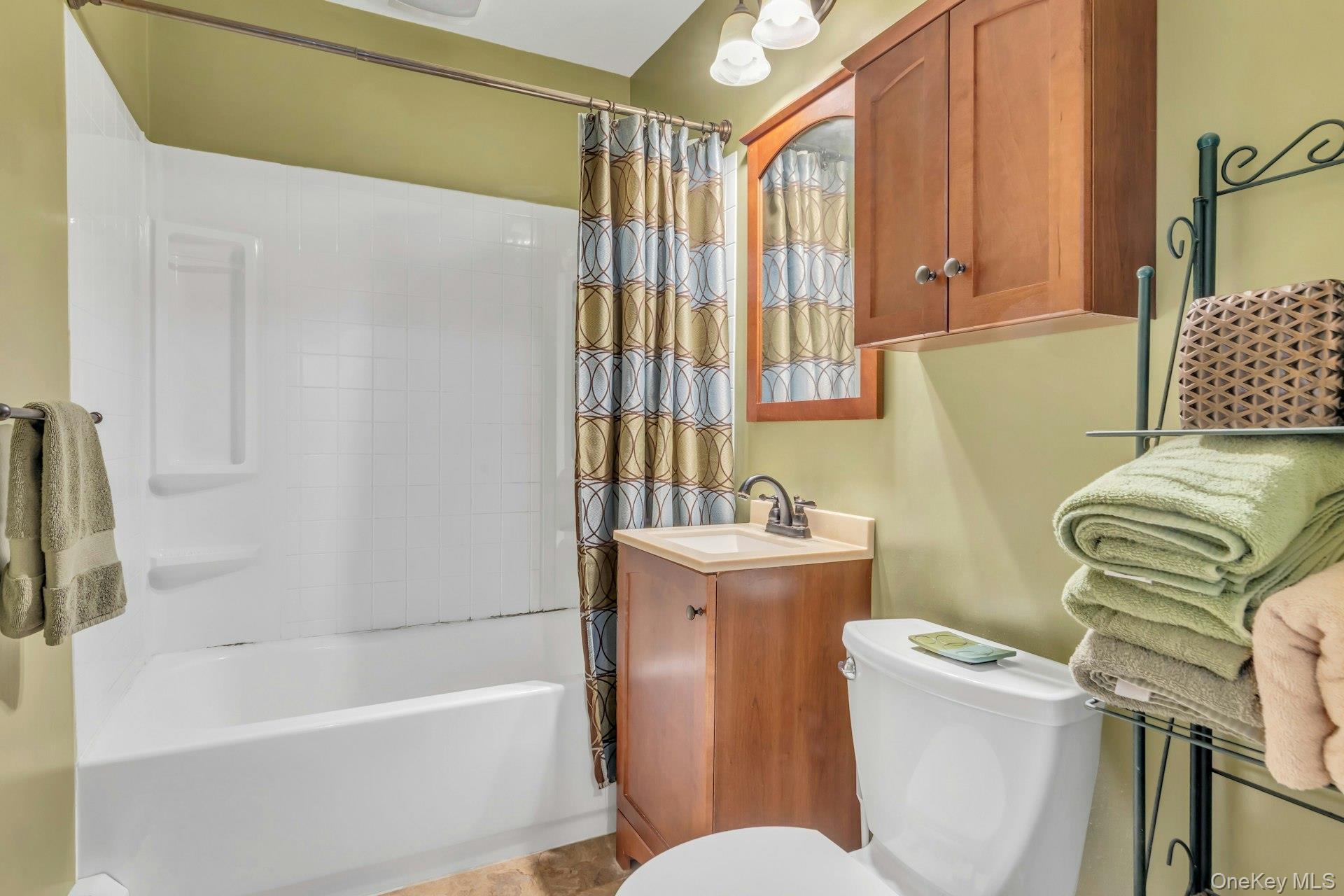 160 Old Farm Road, Levittown, NY 11756