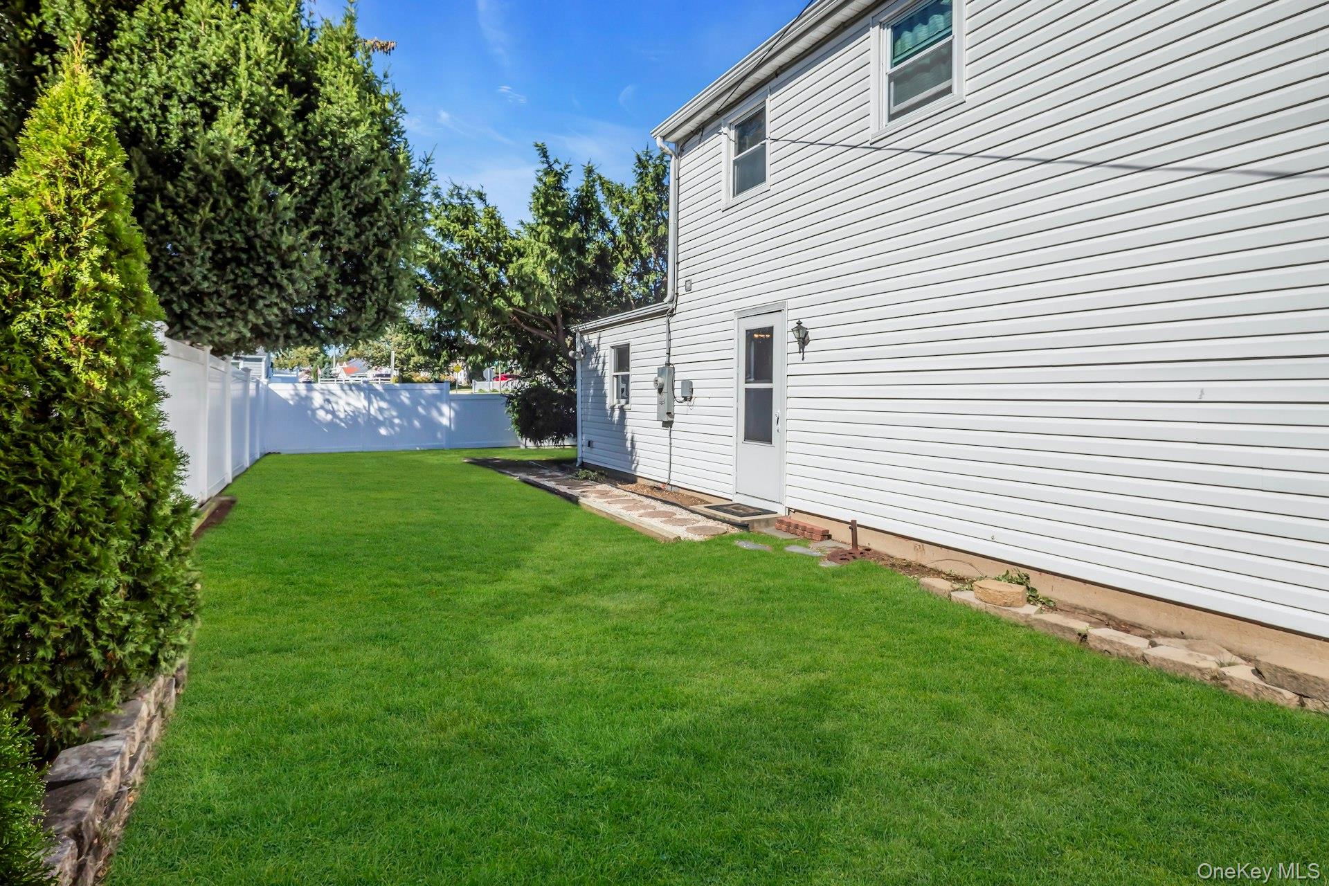 160 Old Farm Road, Levittown, NY 11756