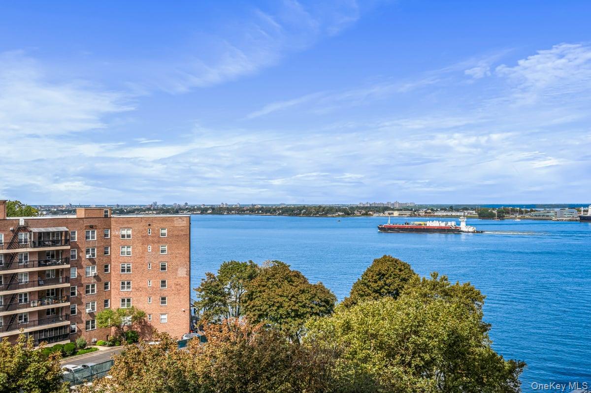 166-25 Powells Cove Boulevard # 9E, Beechhurst, NY 11357