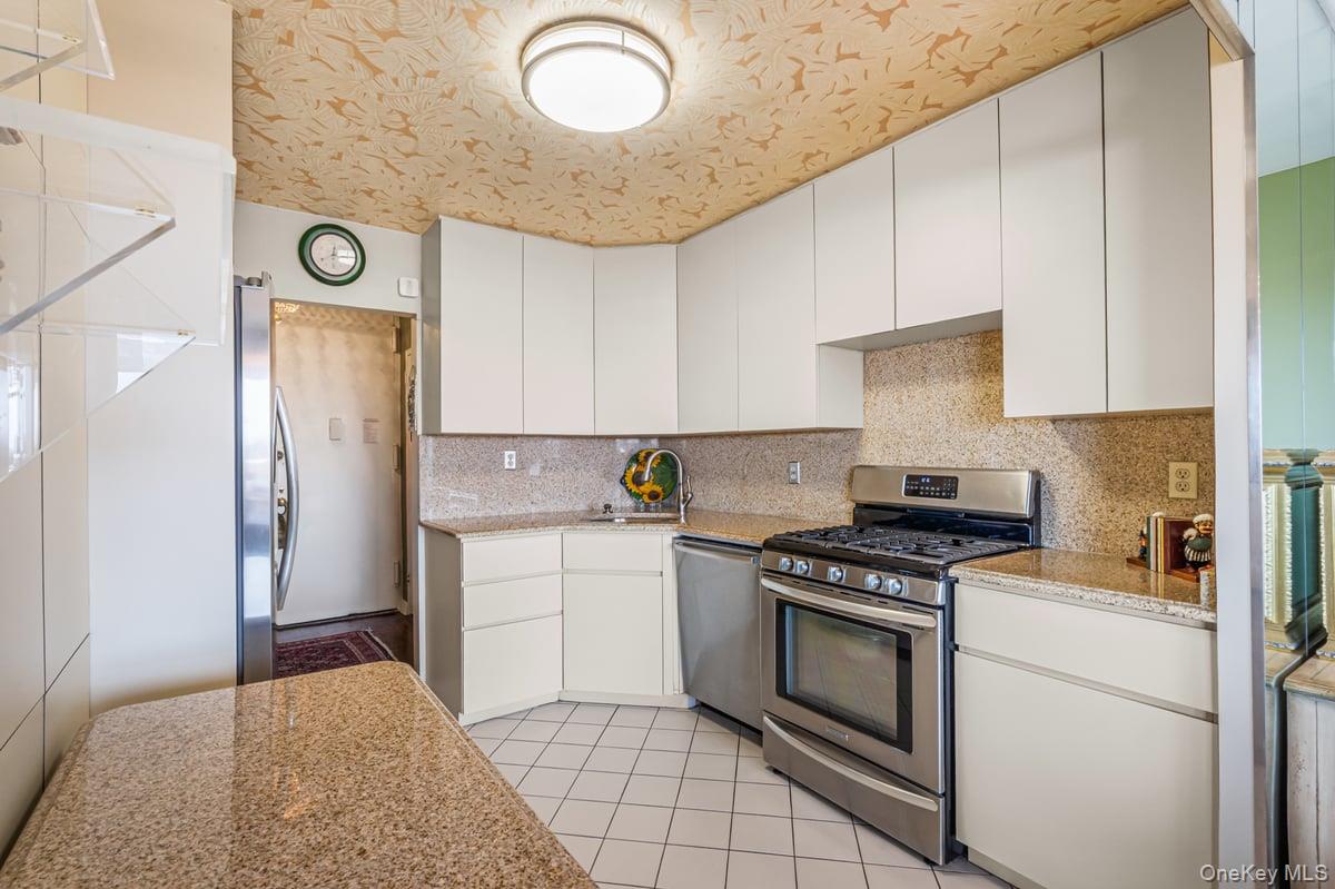 166-25 Powells Cove Boulevard # 9E, Beechhurst, NY 11357