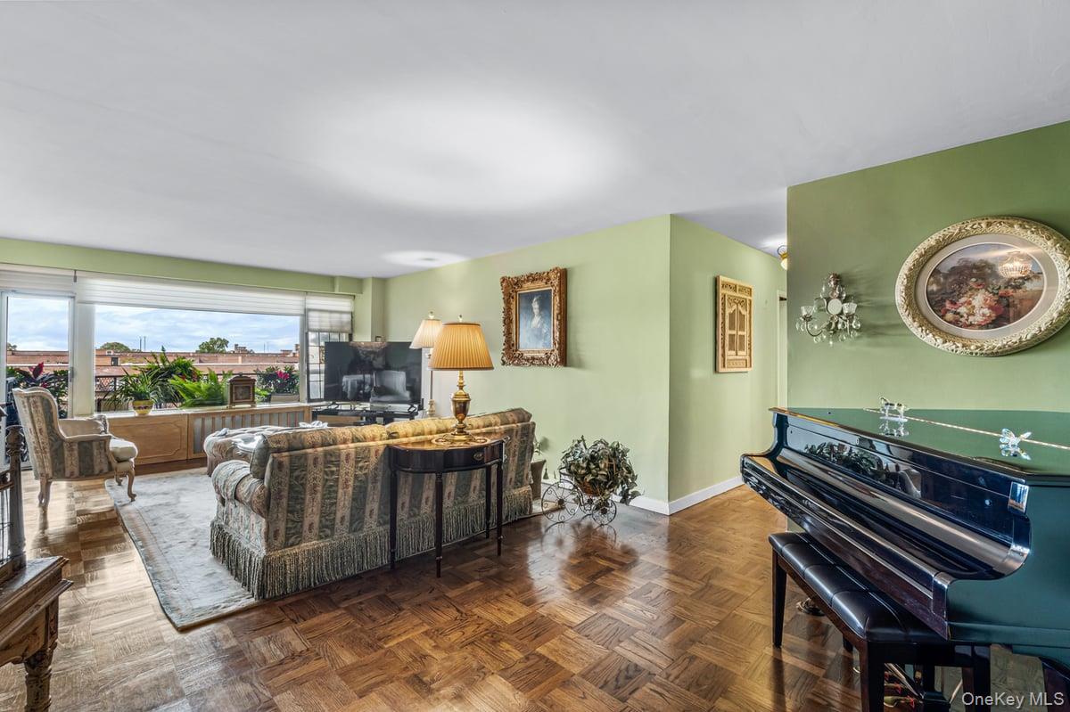 166-25 Powells Cove Boulevard # 9E, Beechhurst, NY 11357