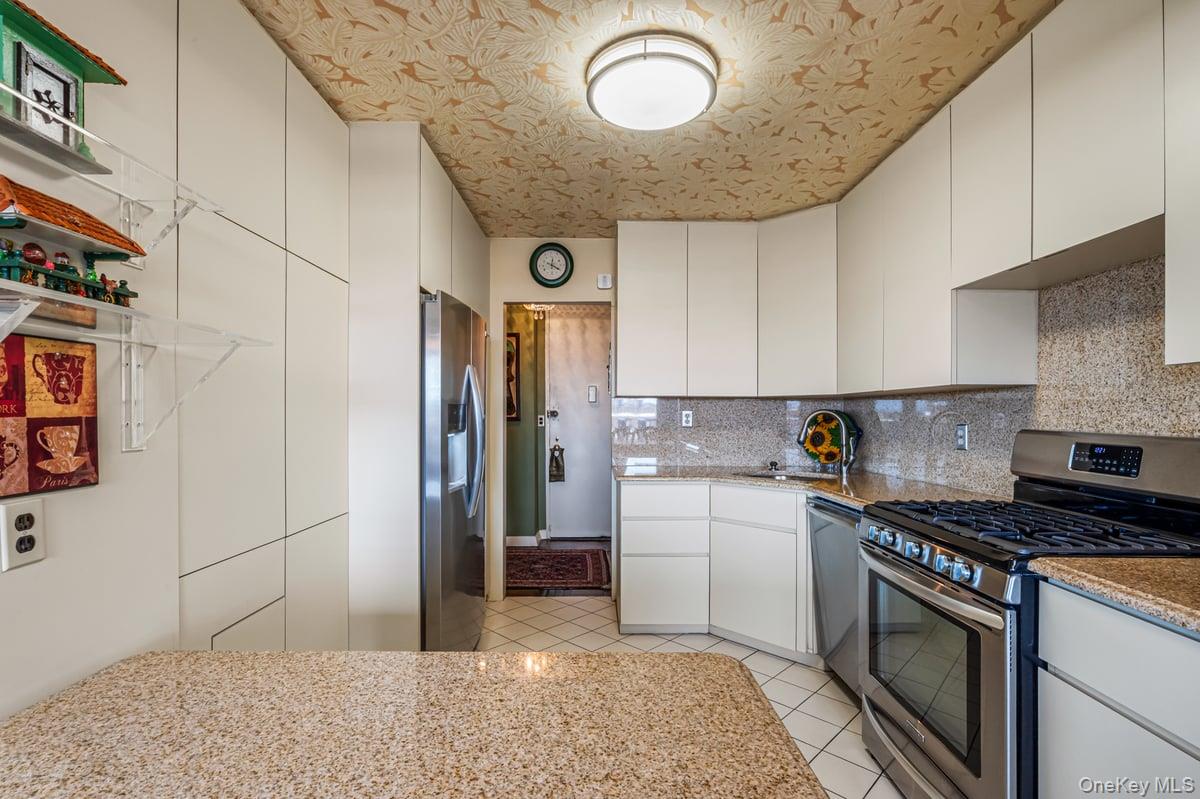 166-25 Powells Cove Boulevard # 9E, Beechhurst, NY 11357