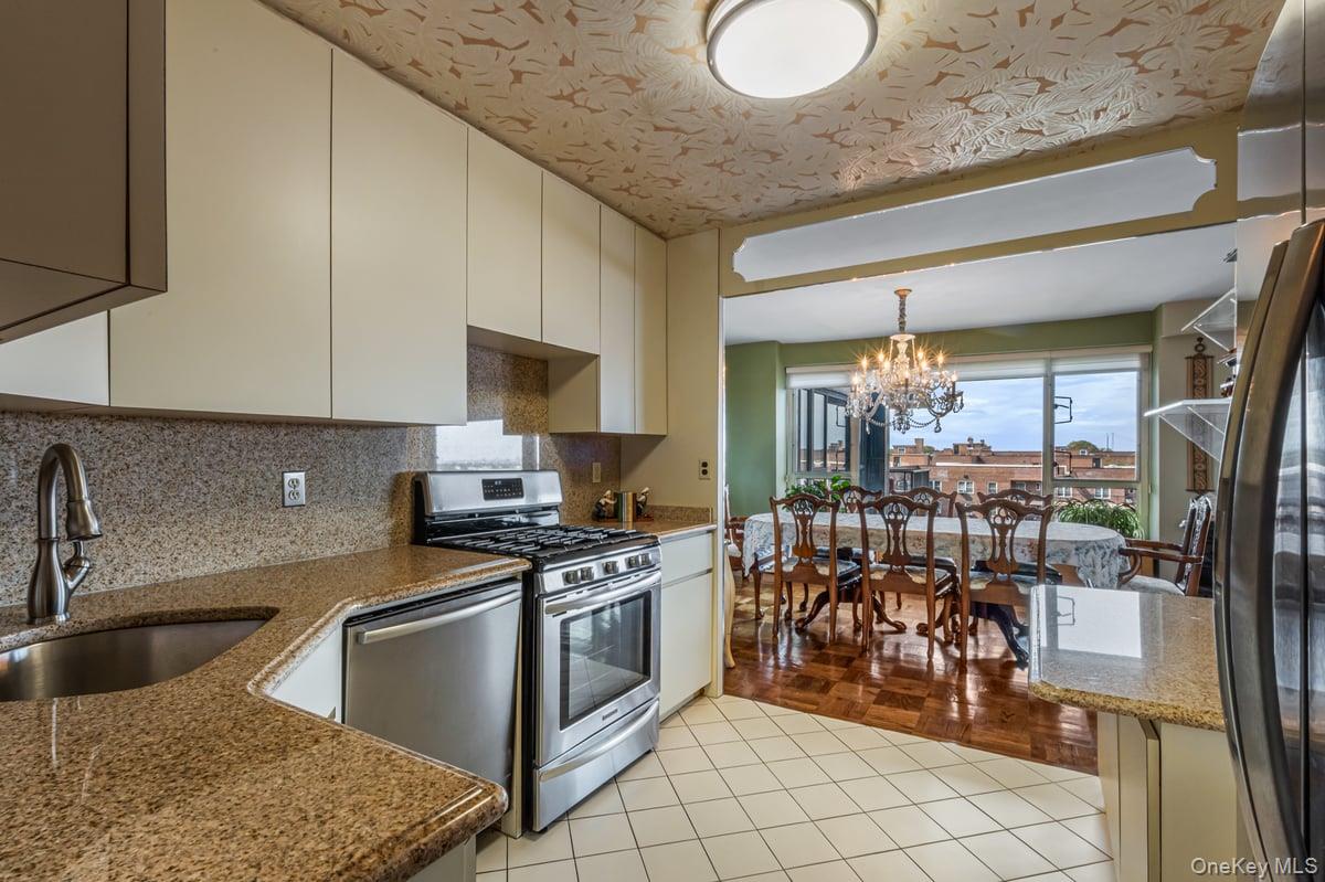 166-25 Powells Cove Boulevard # 9E, Beechhurst, NY 11357