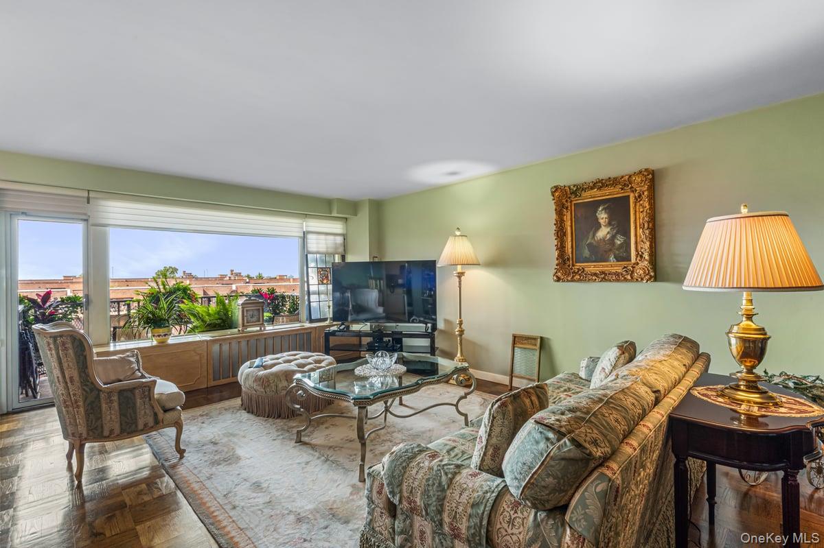 166-25 Powells Cove Boulevard # 9E, Beechhurst, NY 11357