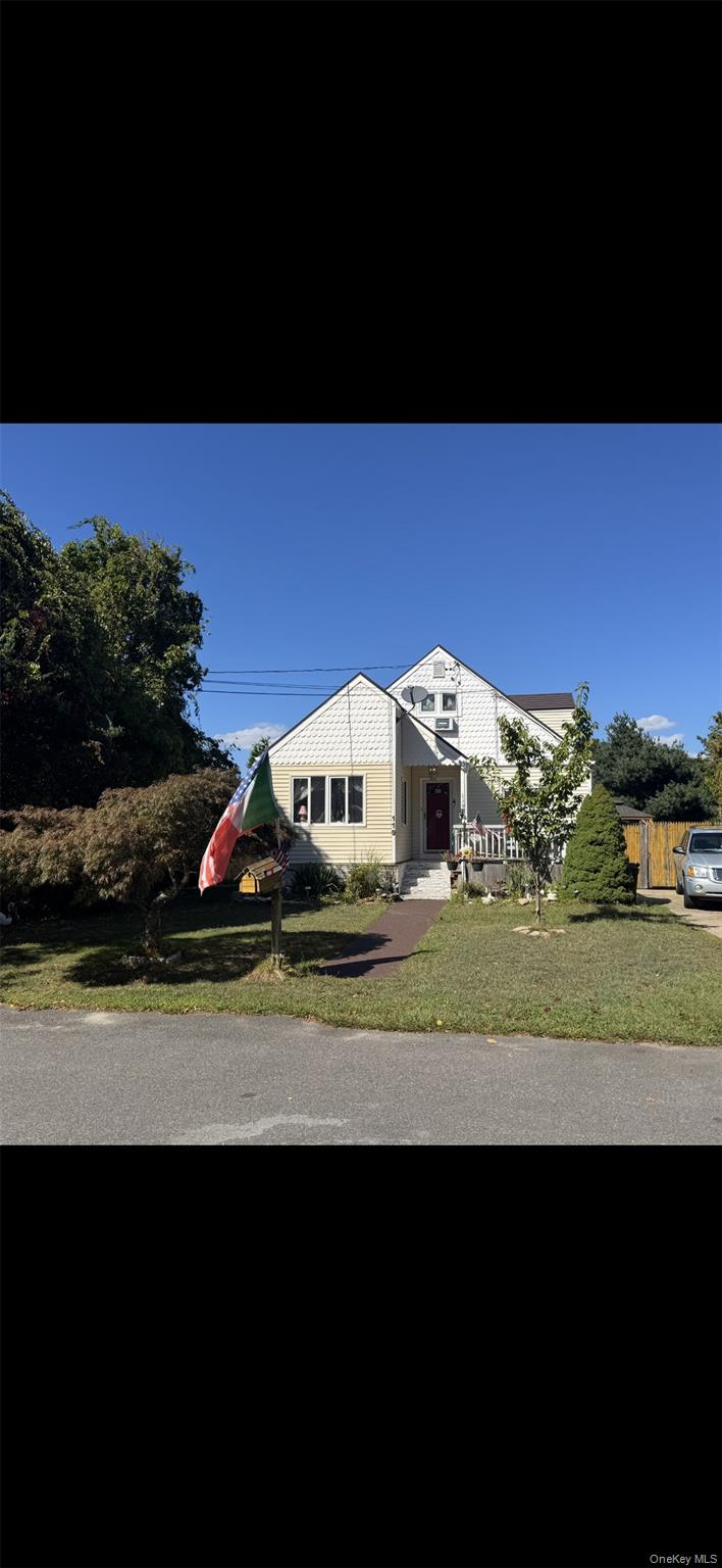 119 Rugby Drive E, Shirley, NY 11967