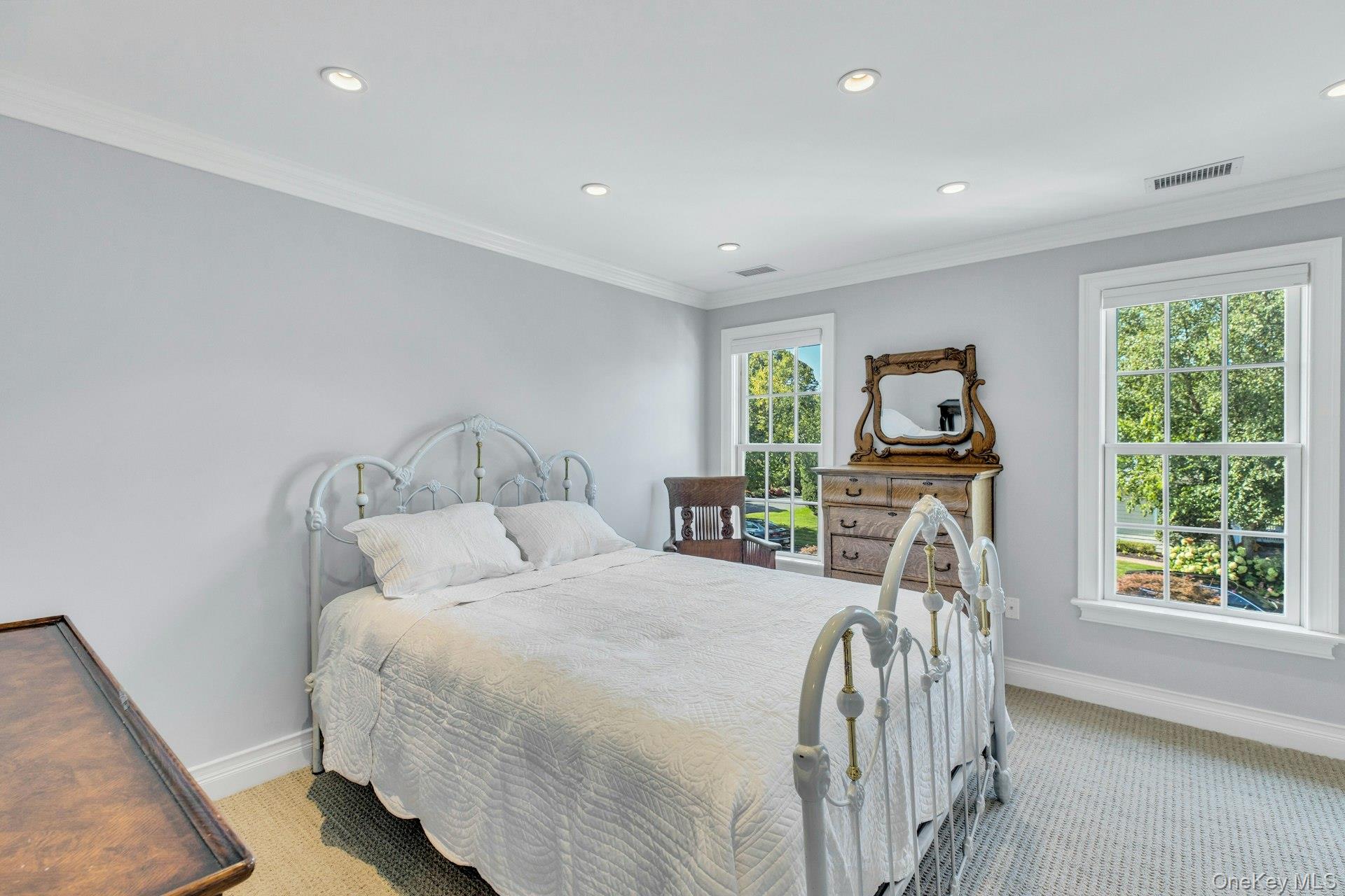 7 True Harbour Way, West Islip, NY 11795