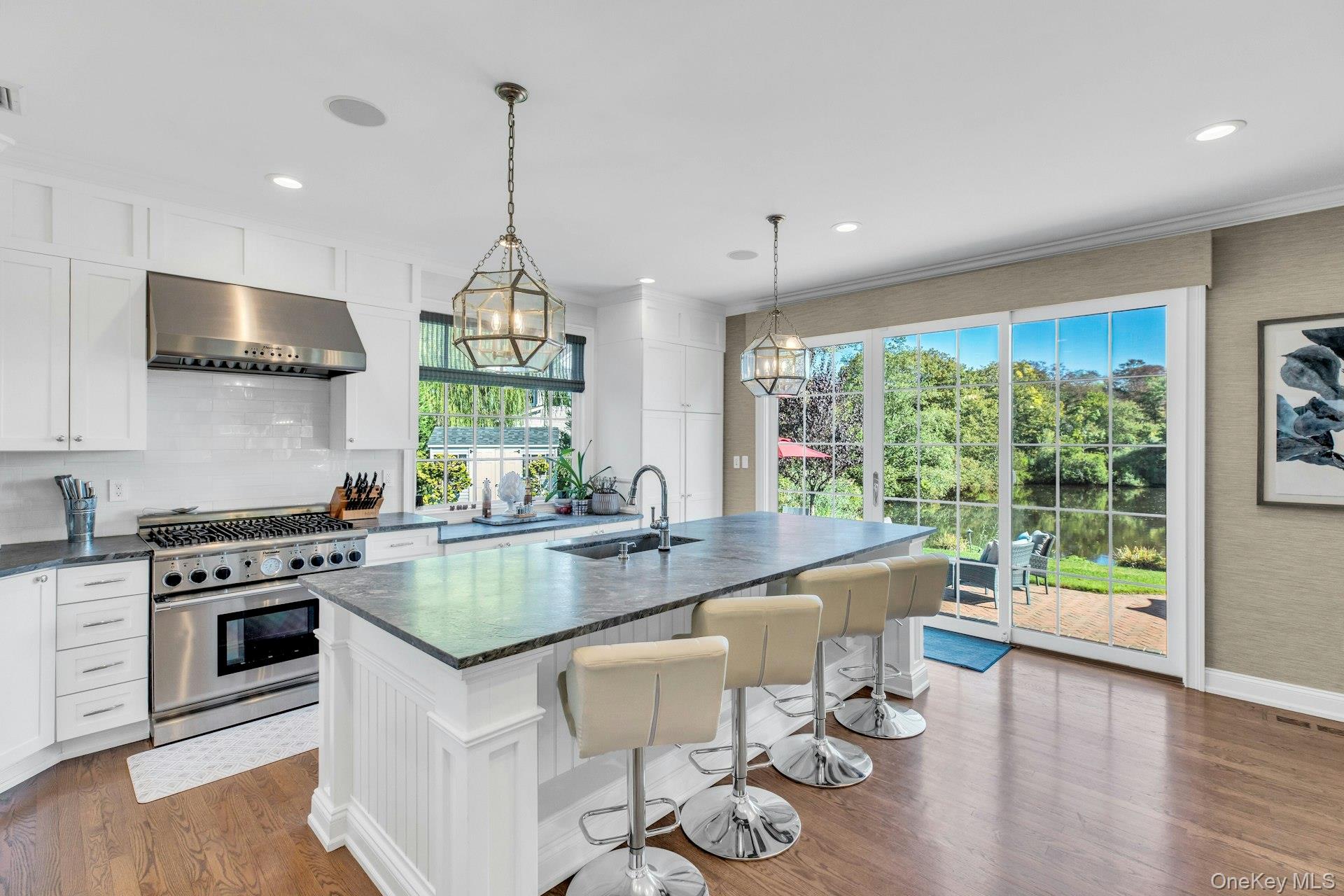 7 True Harbour Way, West Islip, NY 11795