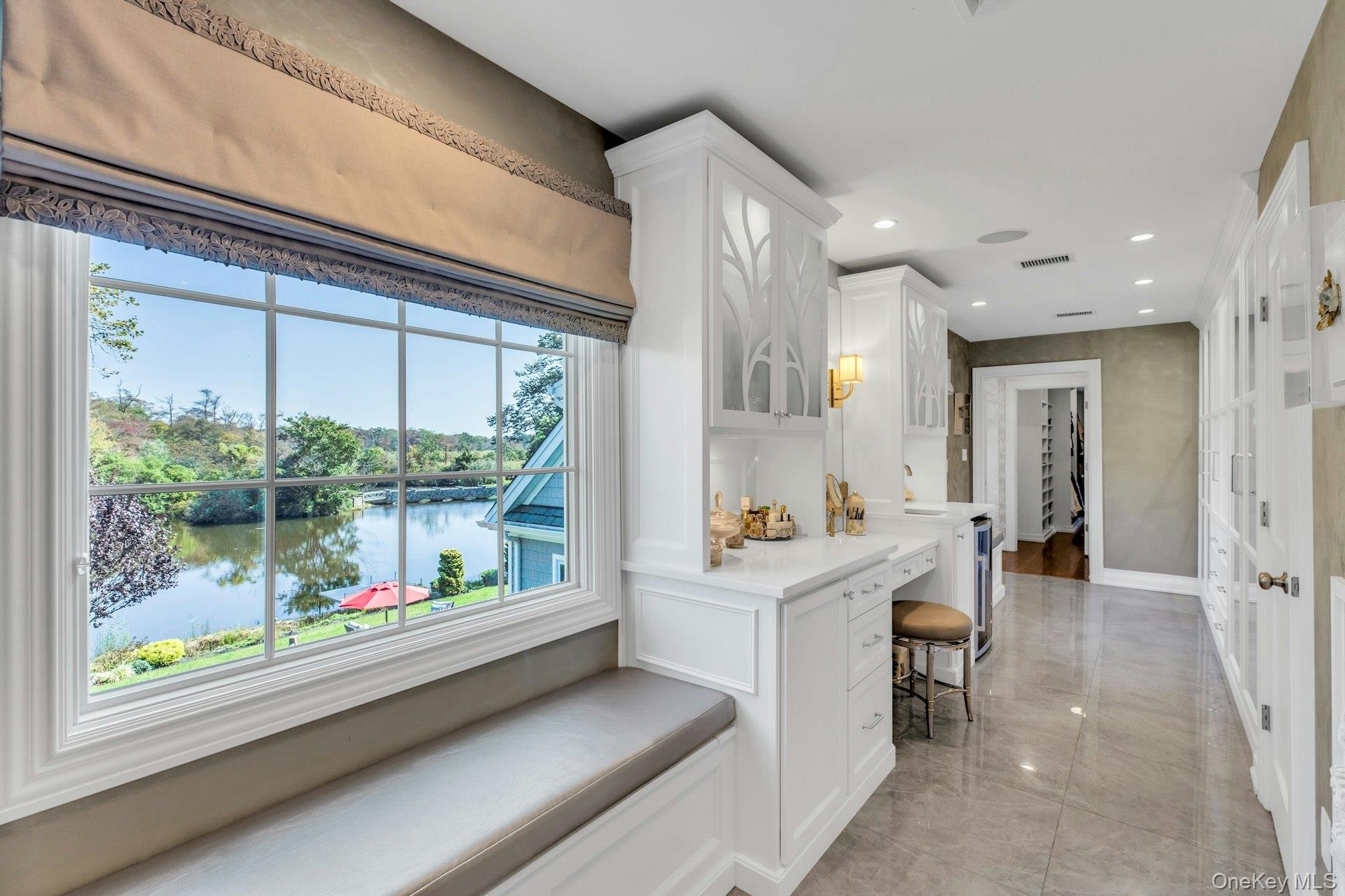 7 True Harbour Way, West Islip, NY 11795