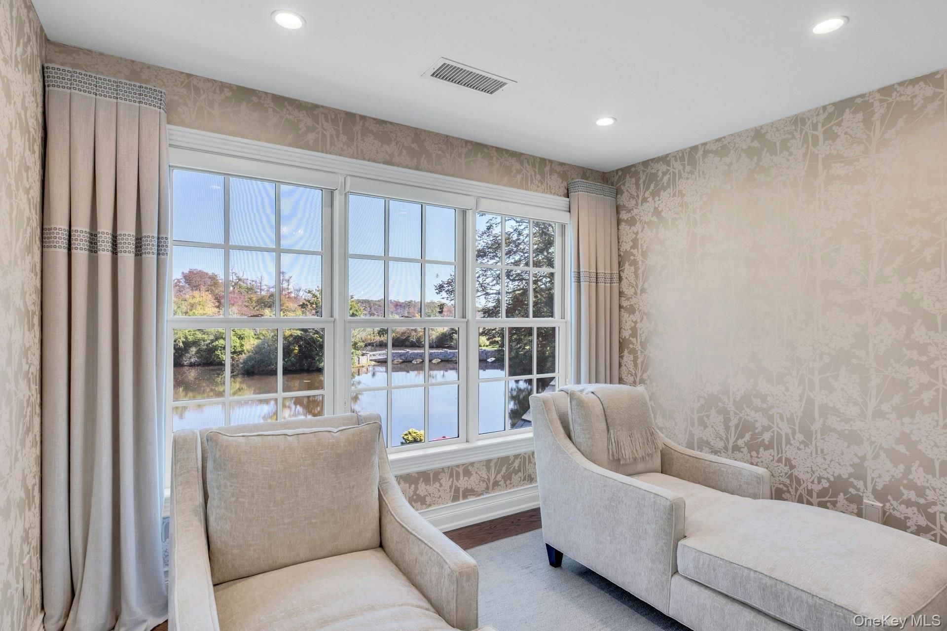 7 True Harbour Way, West Islip, NY 11795