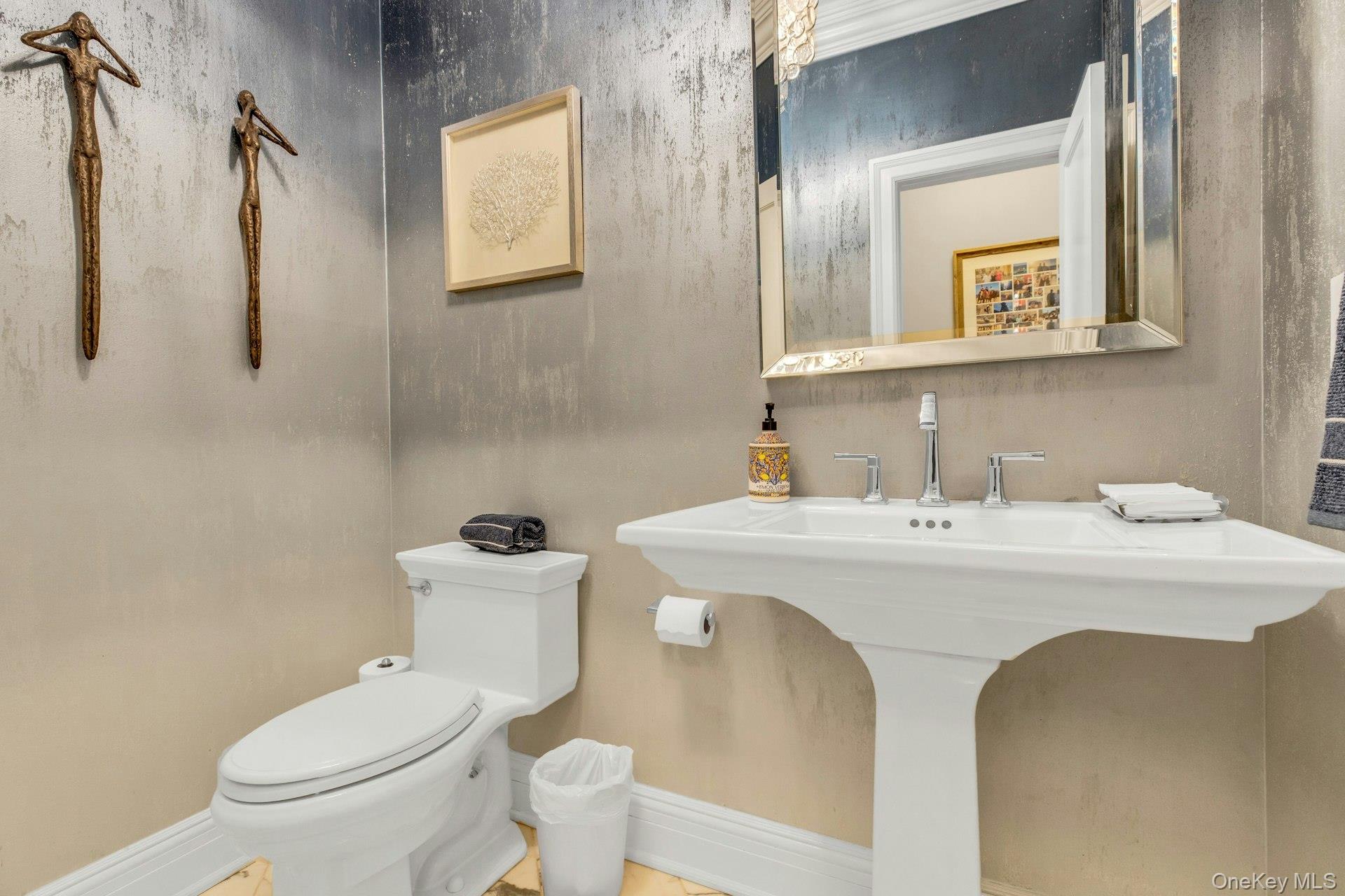 7 True Harbour Way, West Islip, NY 11795