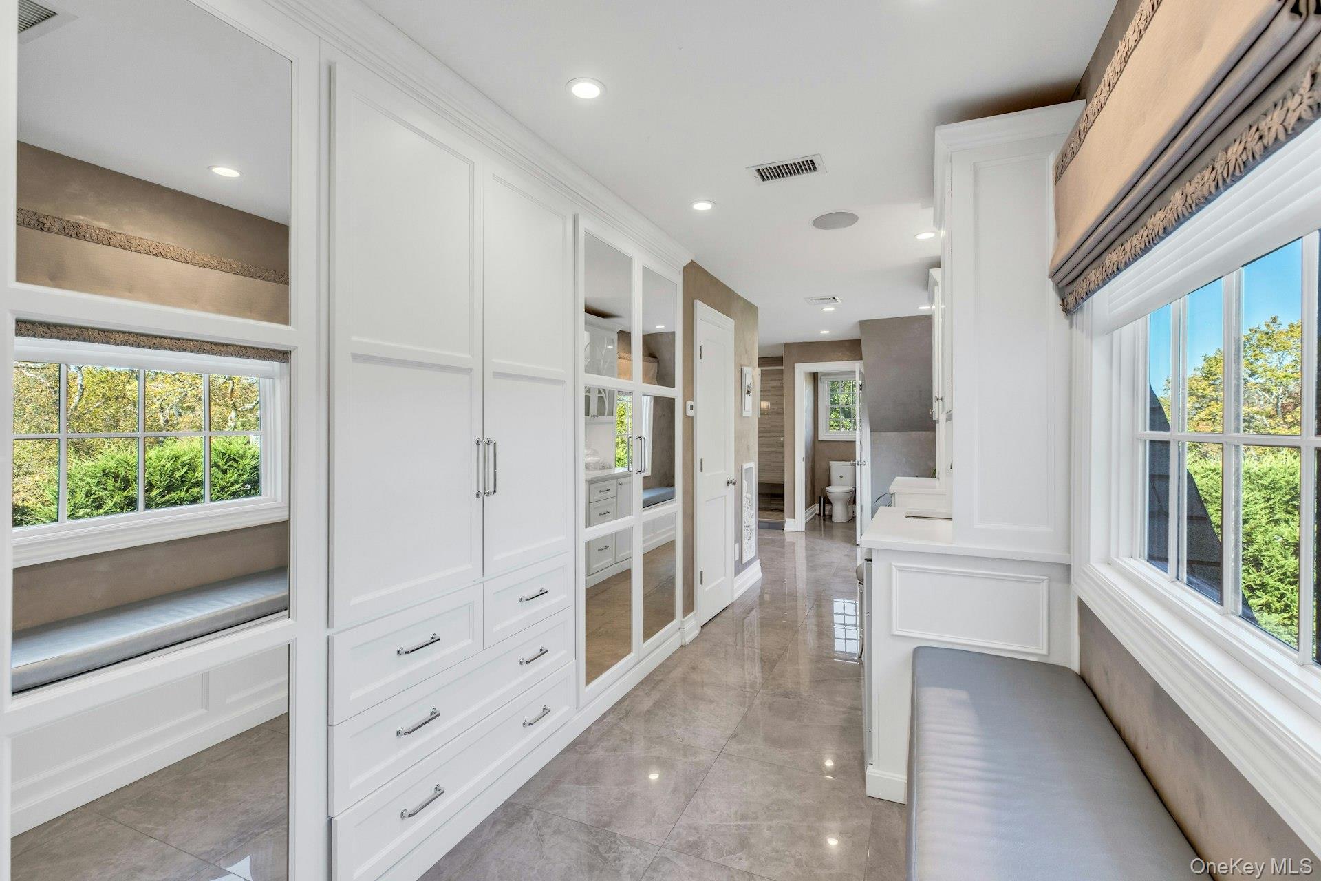 7 True Harbour Way, West Islip, NY 11795