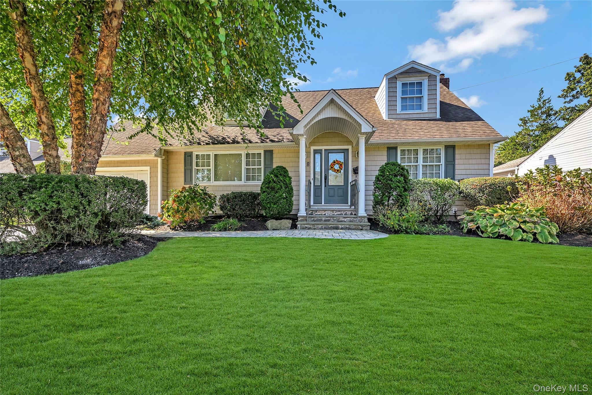 8 Harmony Court, Syosset, NY 11791