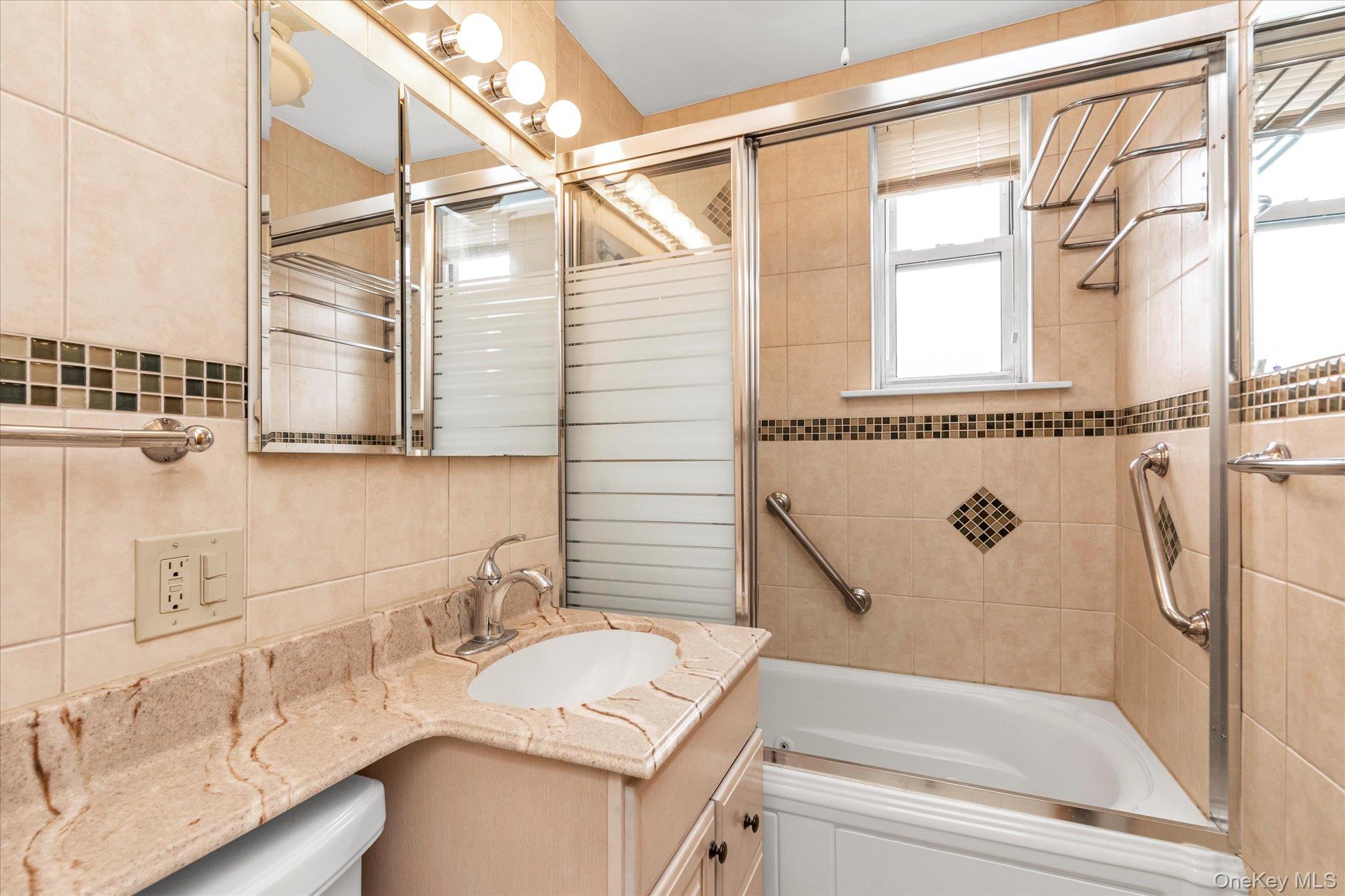 2 Fowler Avenue # 228, Lynbrook, NY 11563