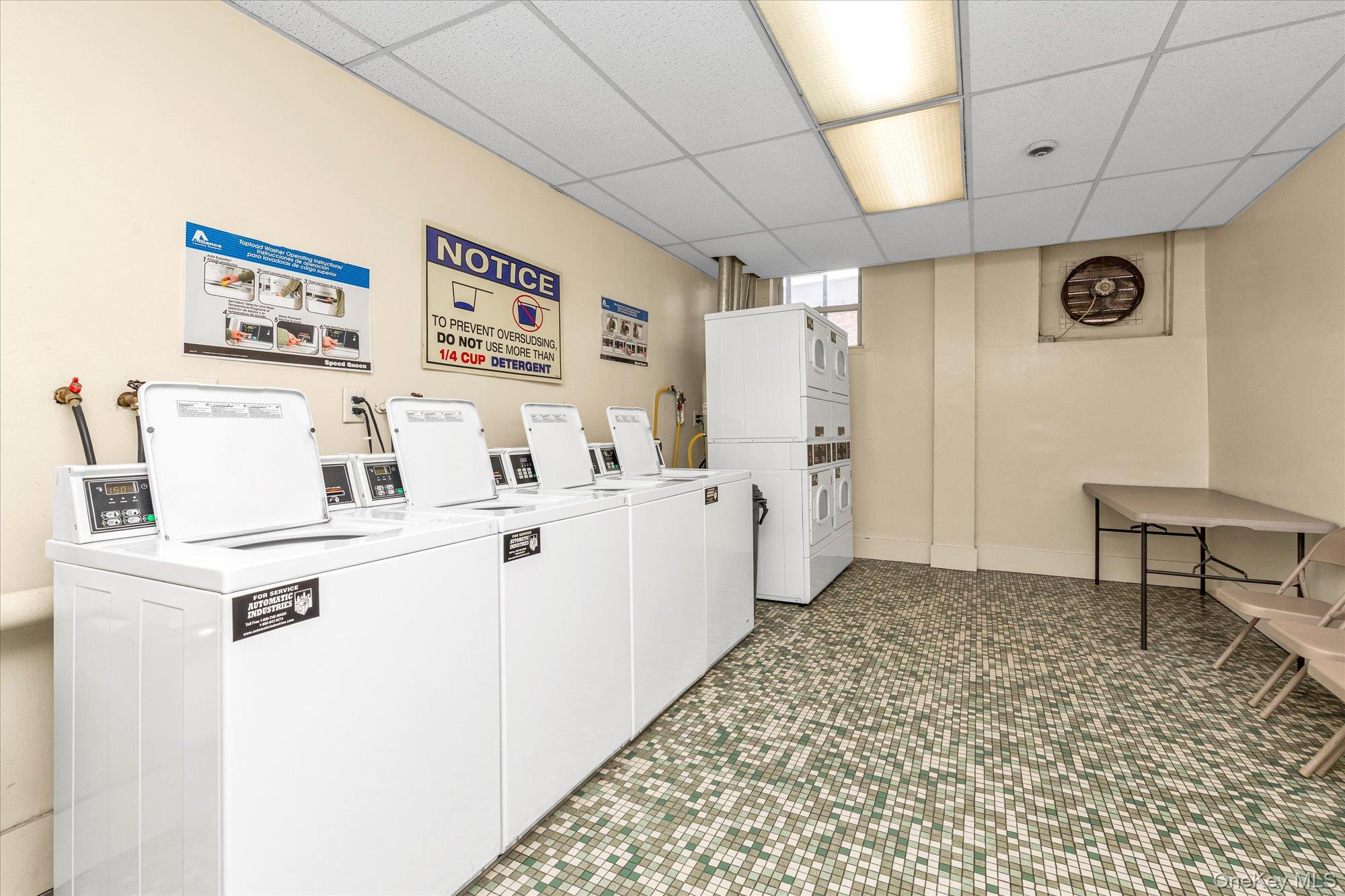 2 Fowler Avenue # 228, Lynbrook, NY 11563